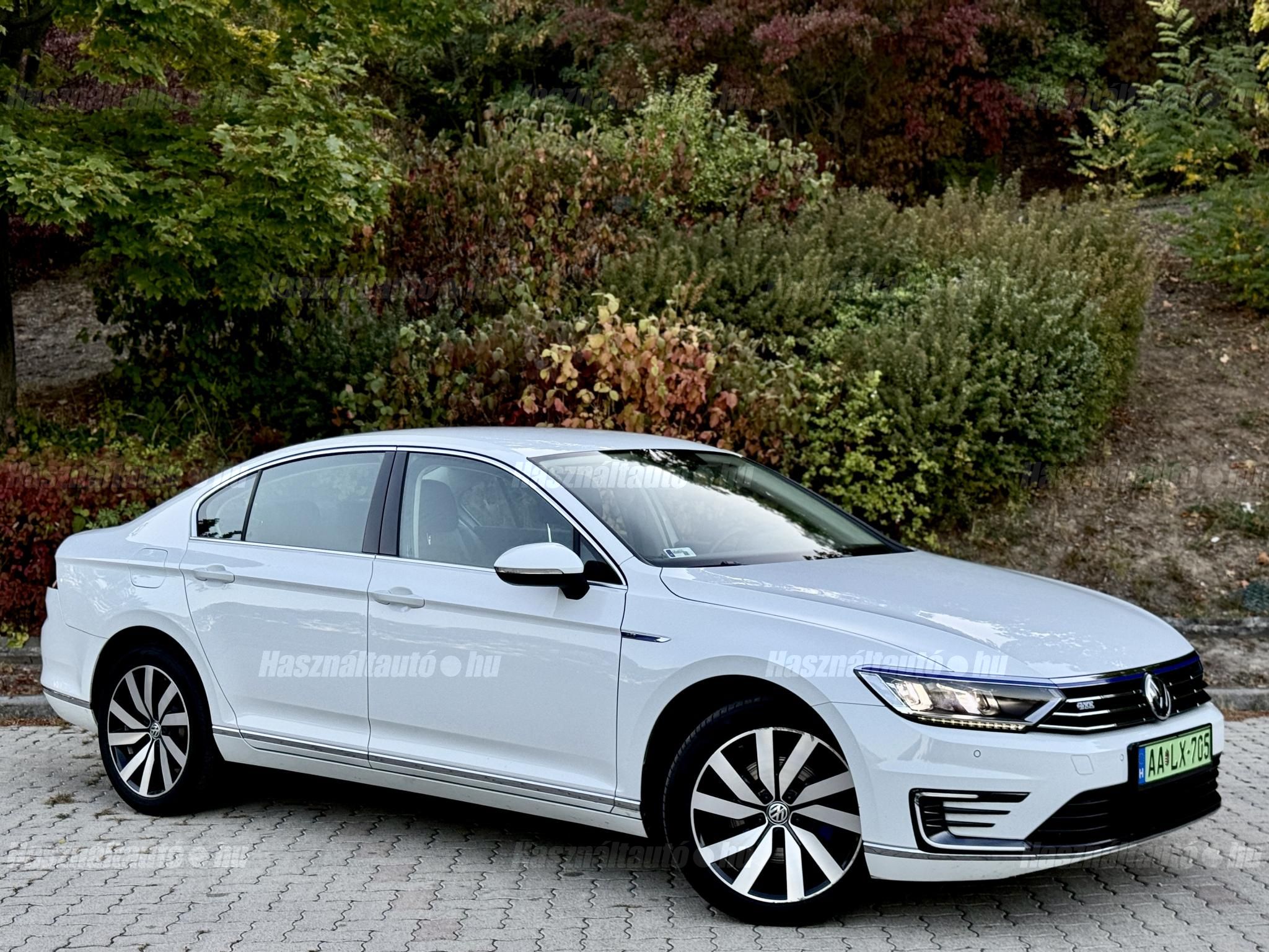VOLKSWAGEN PASSAT VIII 2017/10 - 1
