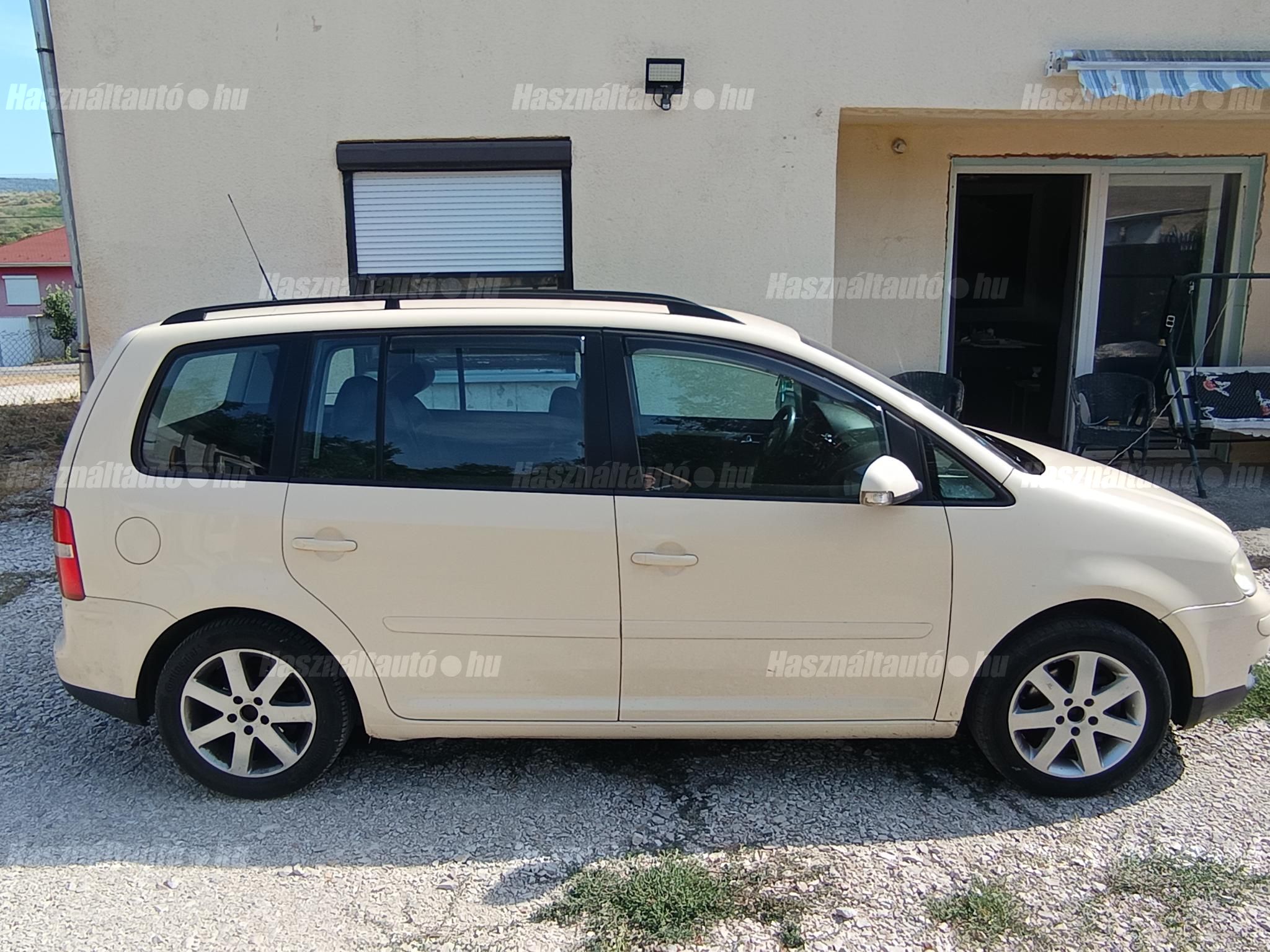 VOLKSWAGEN TOURAN 2004/6 - 1