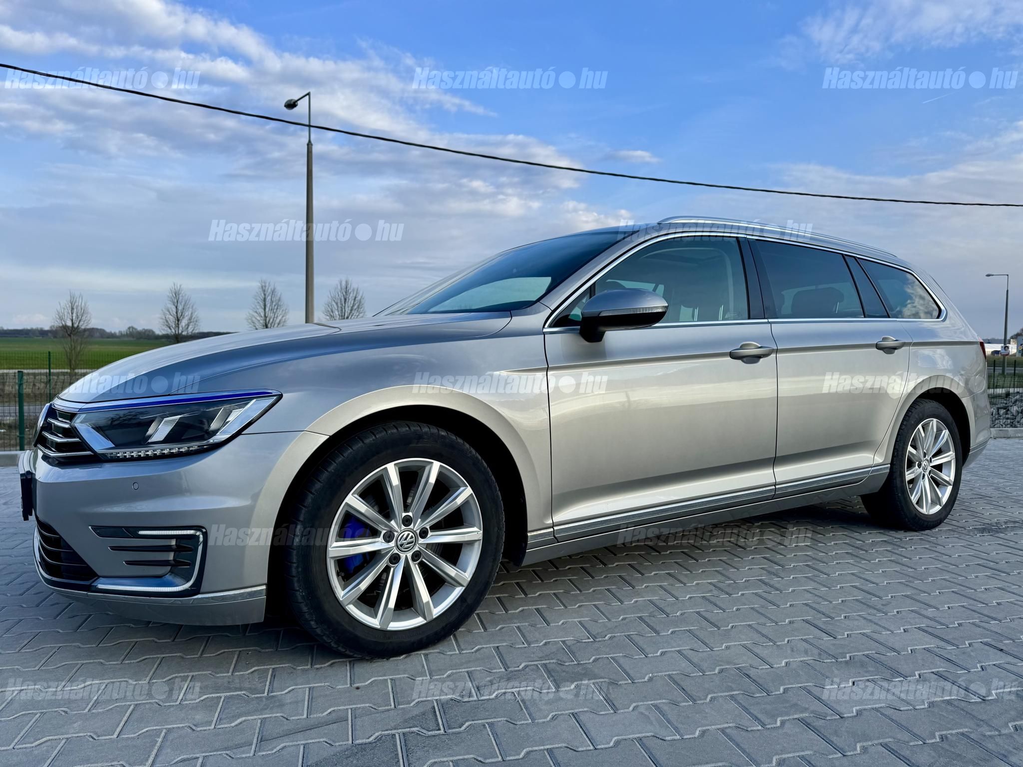 VOLKSWAGEN PASSAT VIII 2015/12 - 1