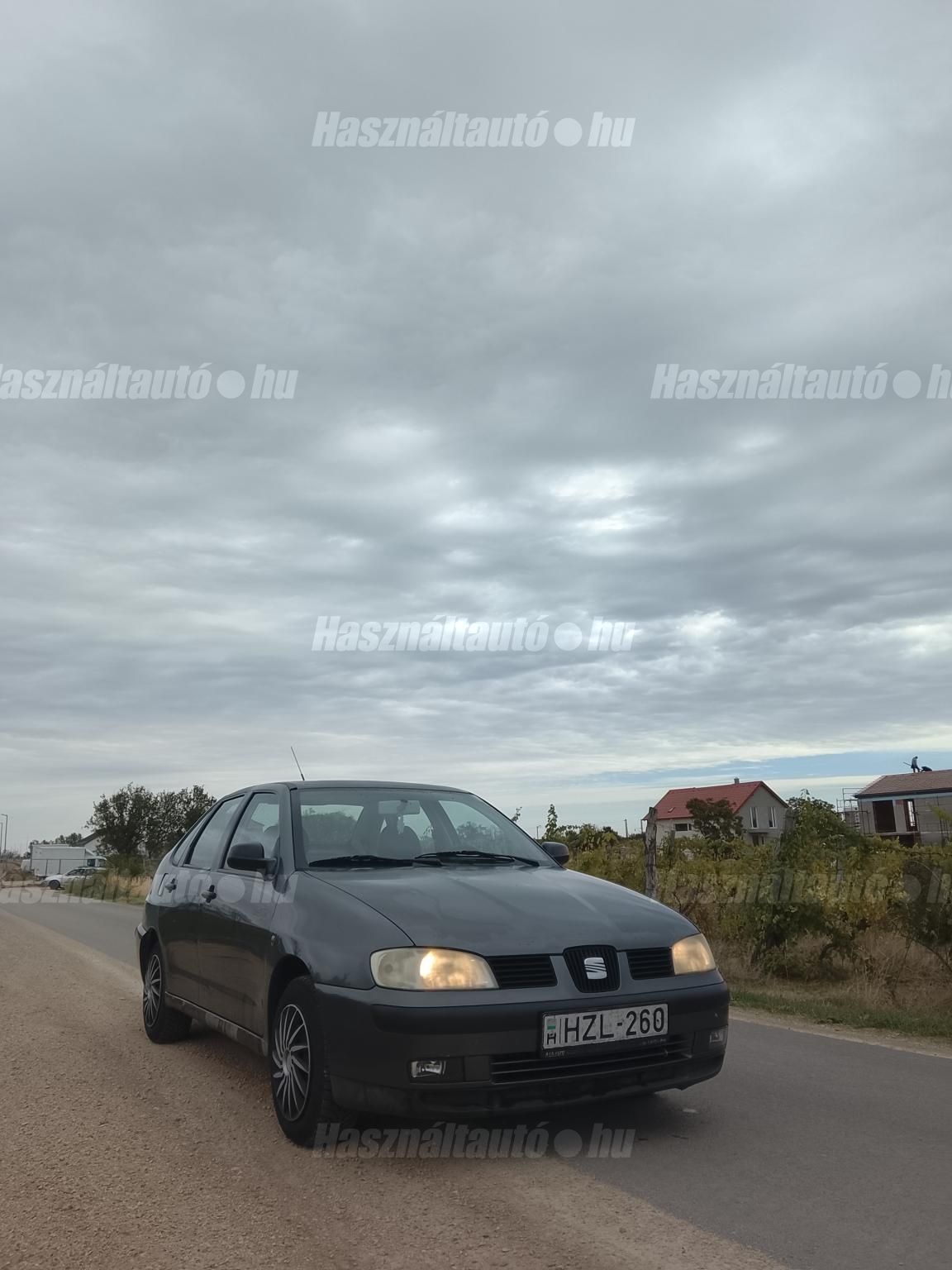 SEAT CORDOBA 2002 - 1