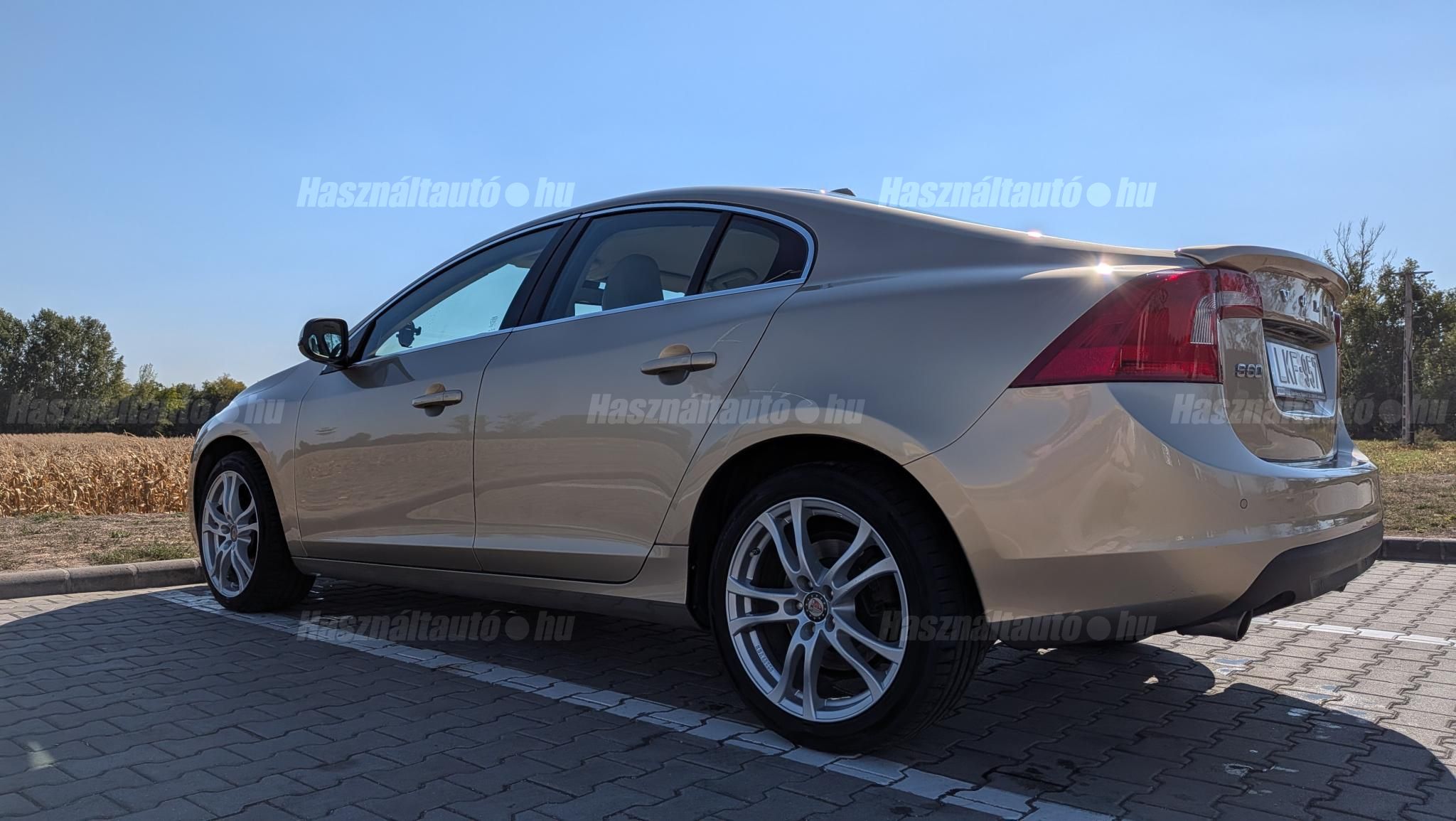 VOLVO S60 2011 - 1