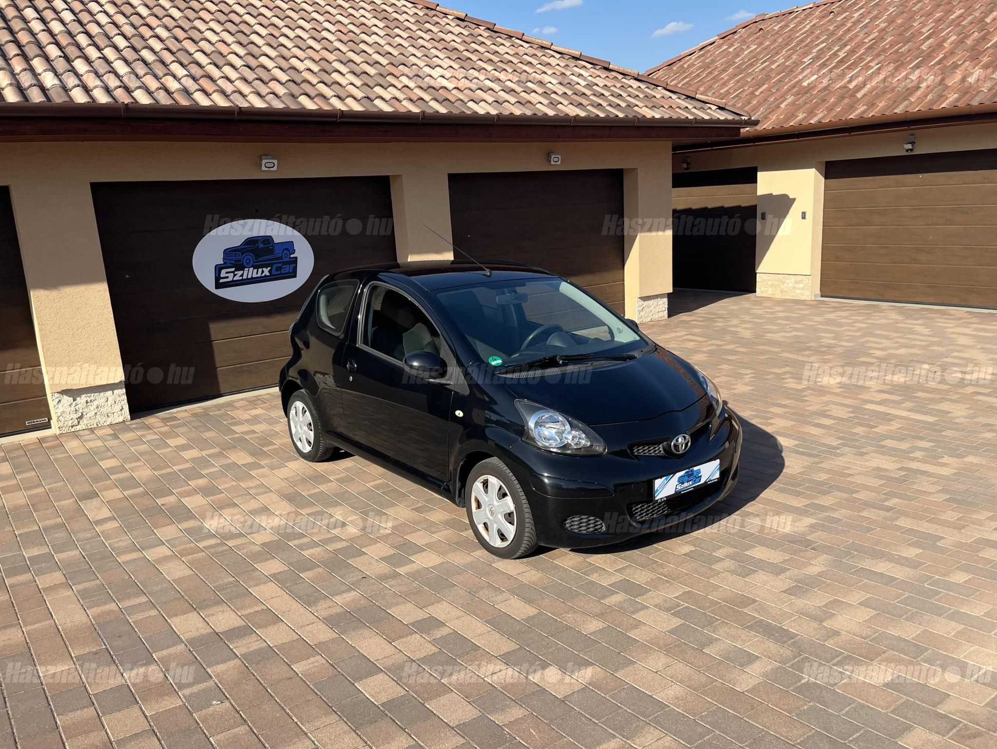 TOYOTA AYGO 2009/3 - 1