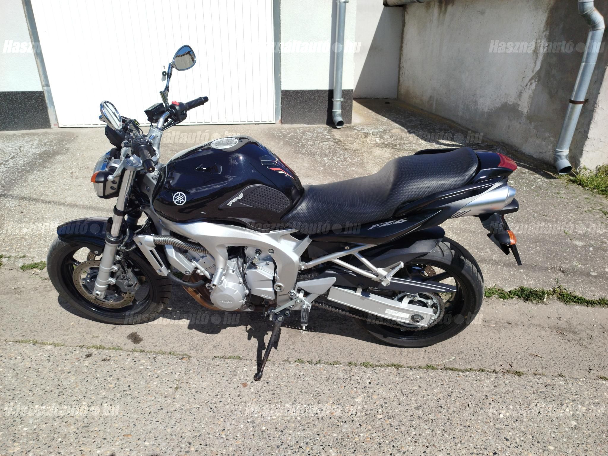 YAMAHA FZ6-N 2004/9 - 1