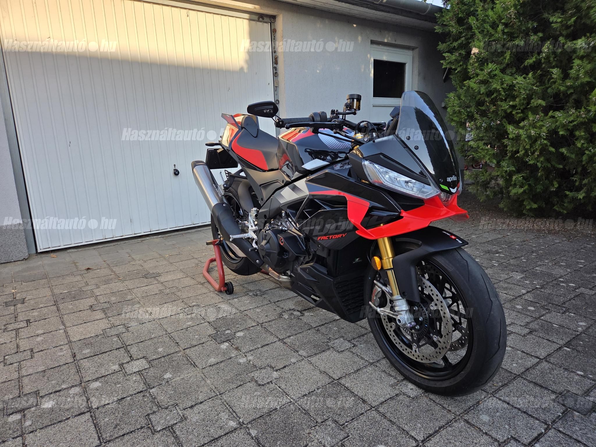 APRILIA TUONO V4 2025/12 - 1