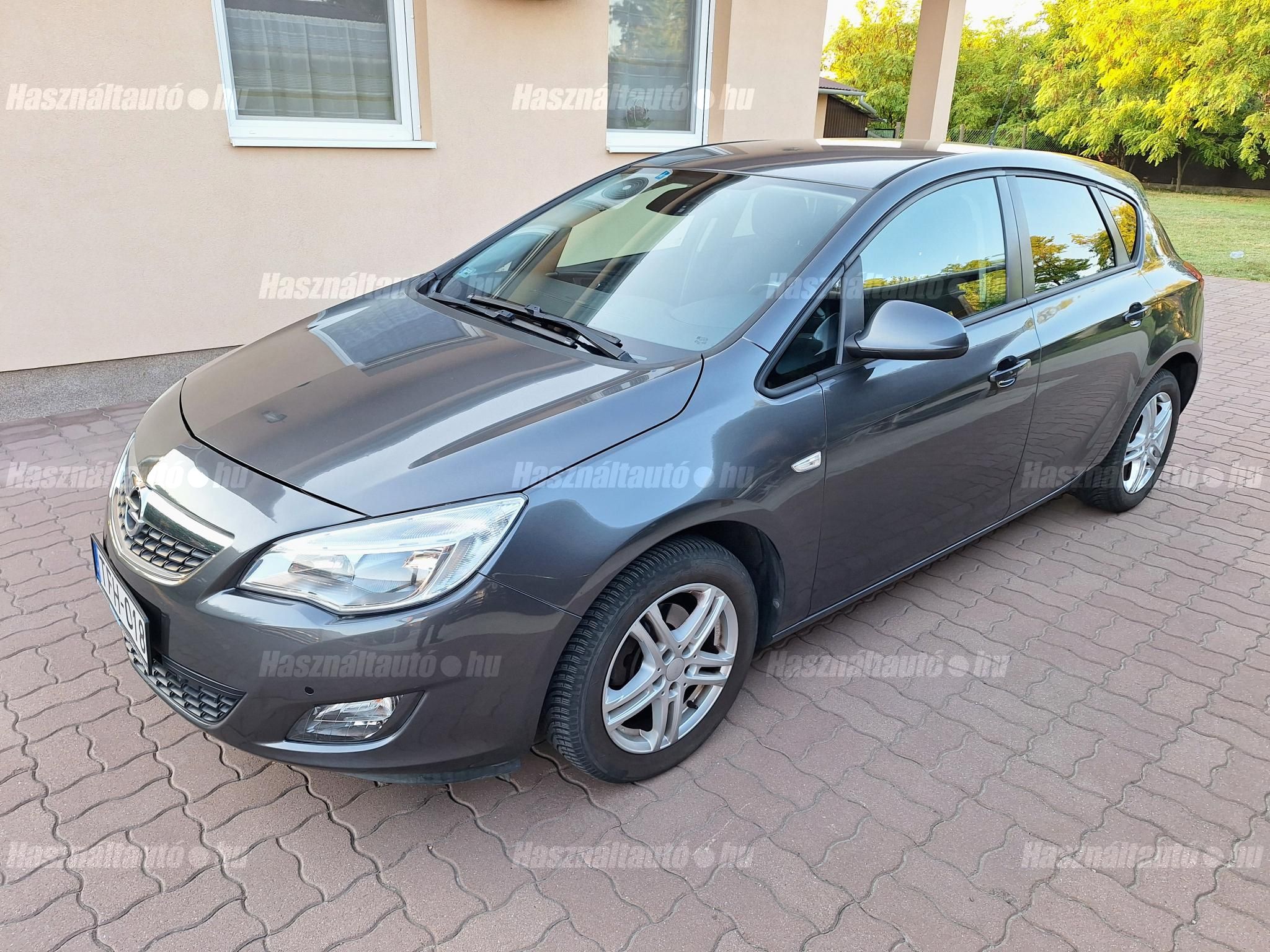 OPEL ASTRA J 2012/3 - 1