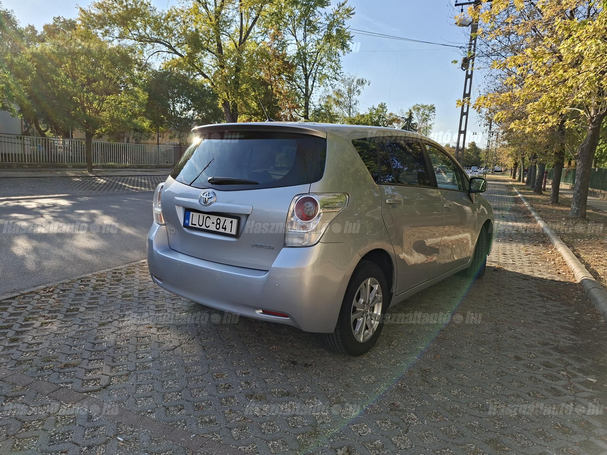 TOYOTA VERSO 2010/11 - 1
