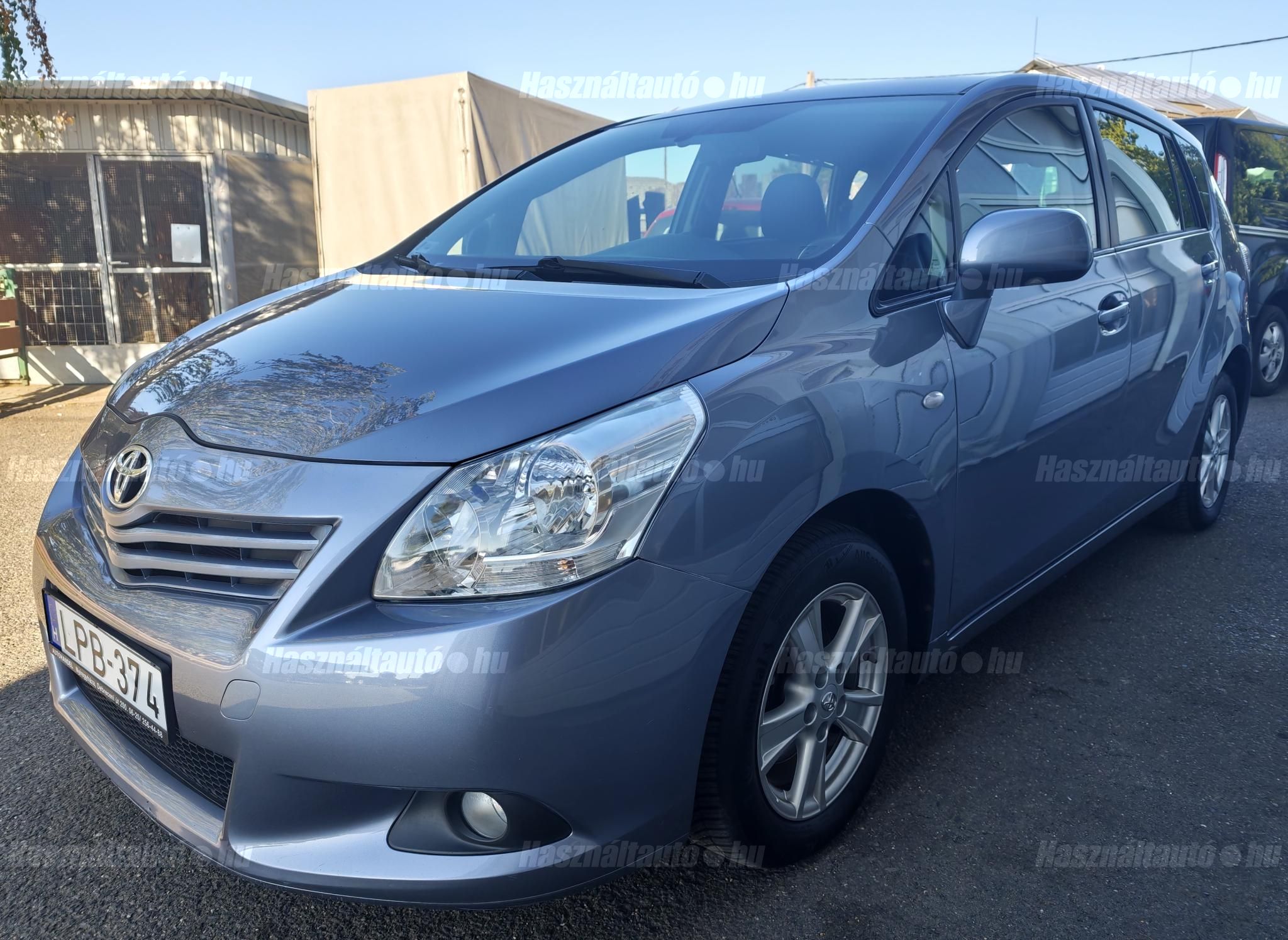 TOYOTA VERSO 2009/12 - 1