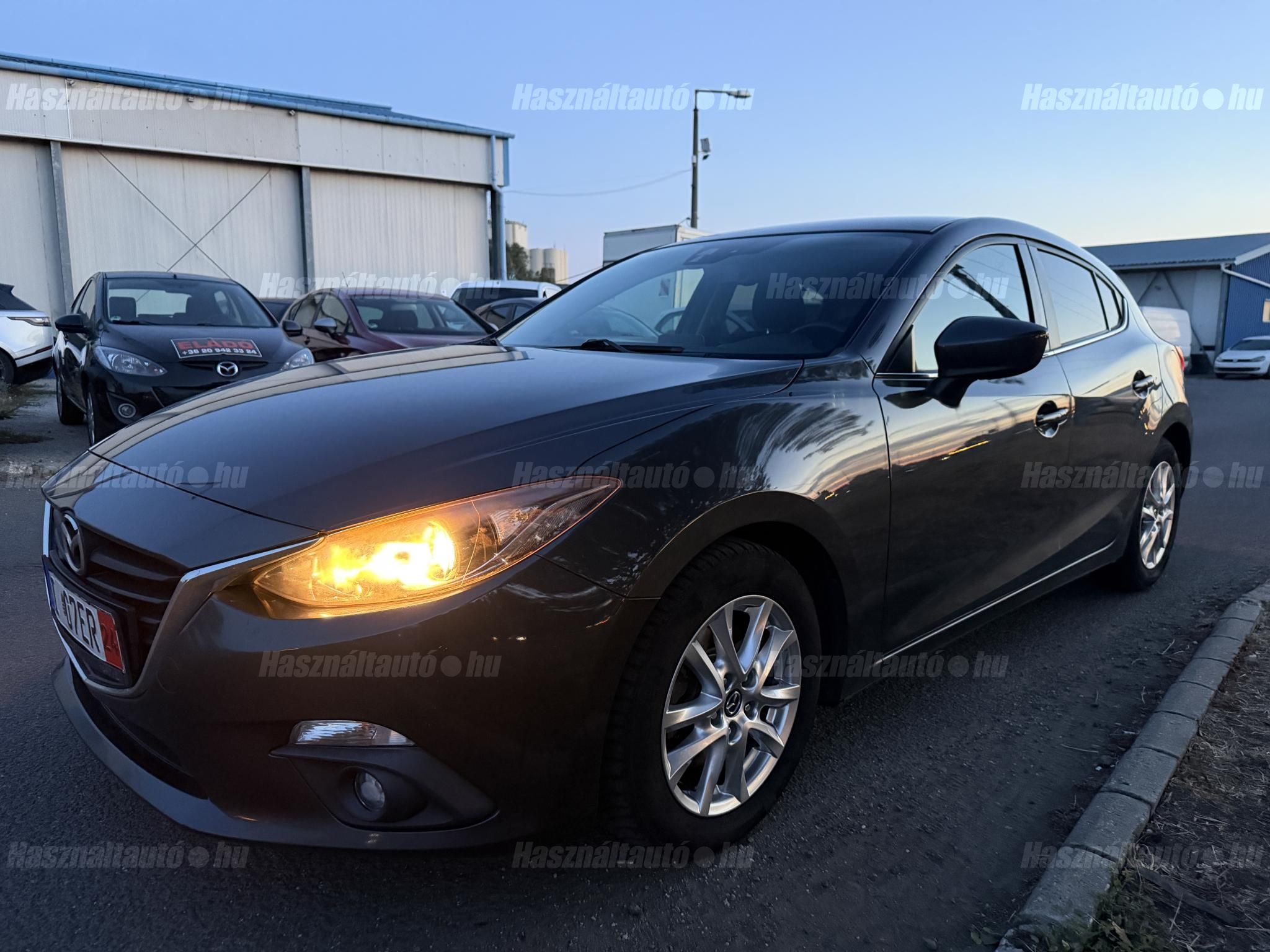 MAZDA 3 2015/12 - 1
