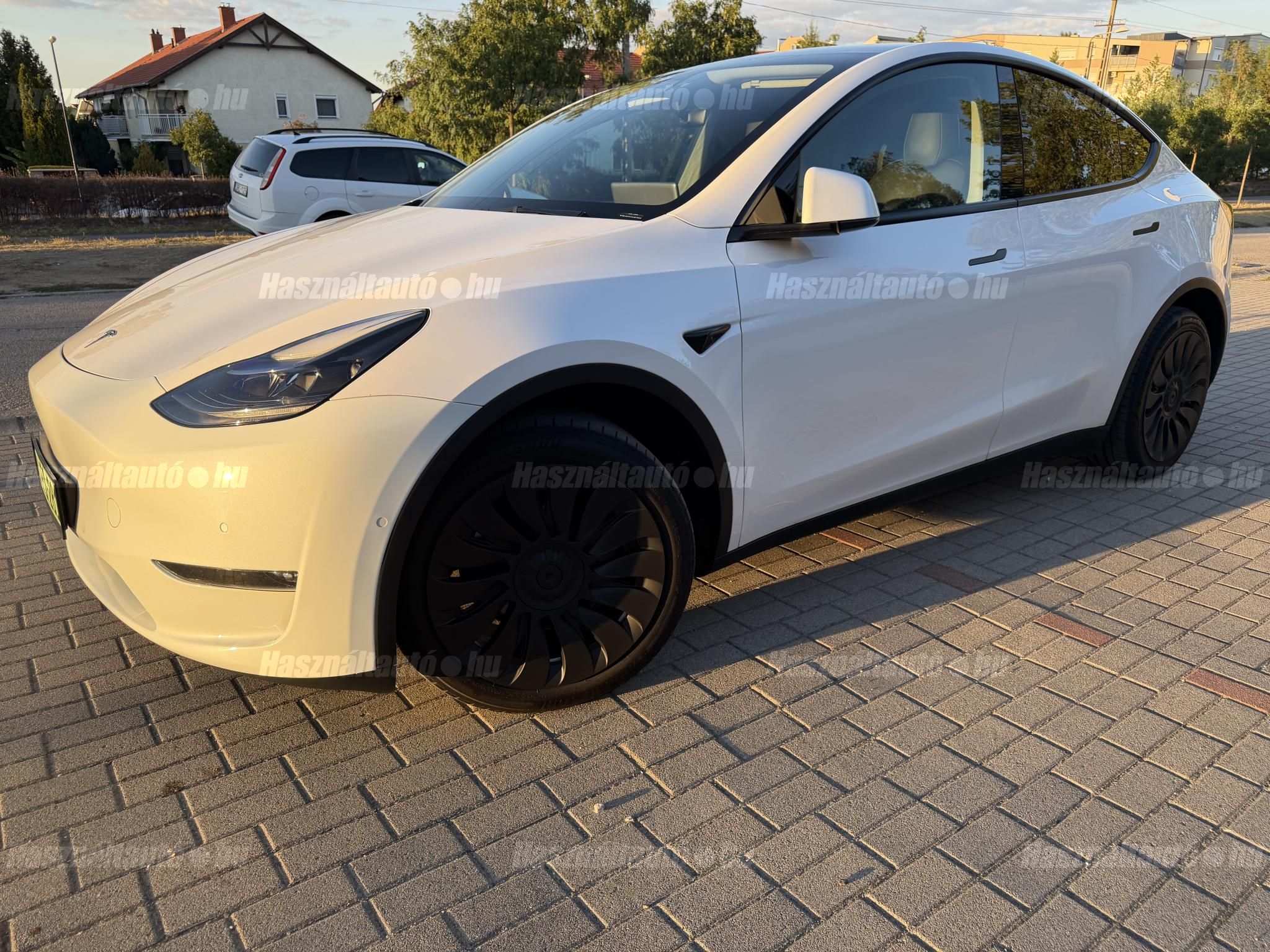 TESLA MODEL Y 2022/10 - 1