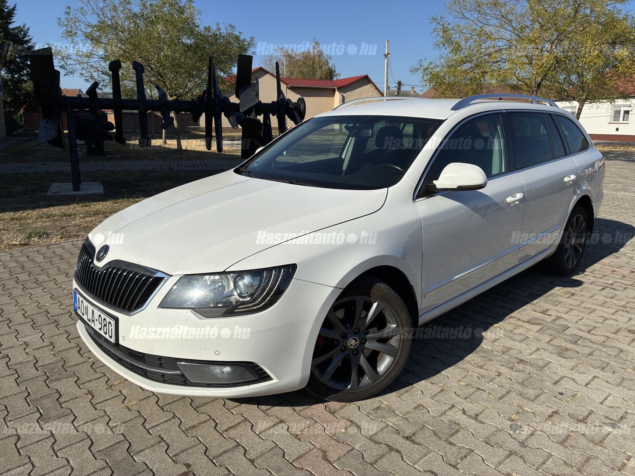 SKODA SUPERB 2014/2 - 1