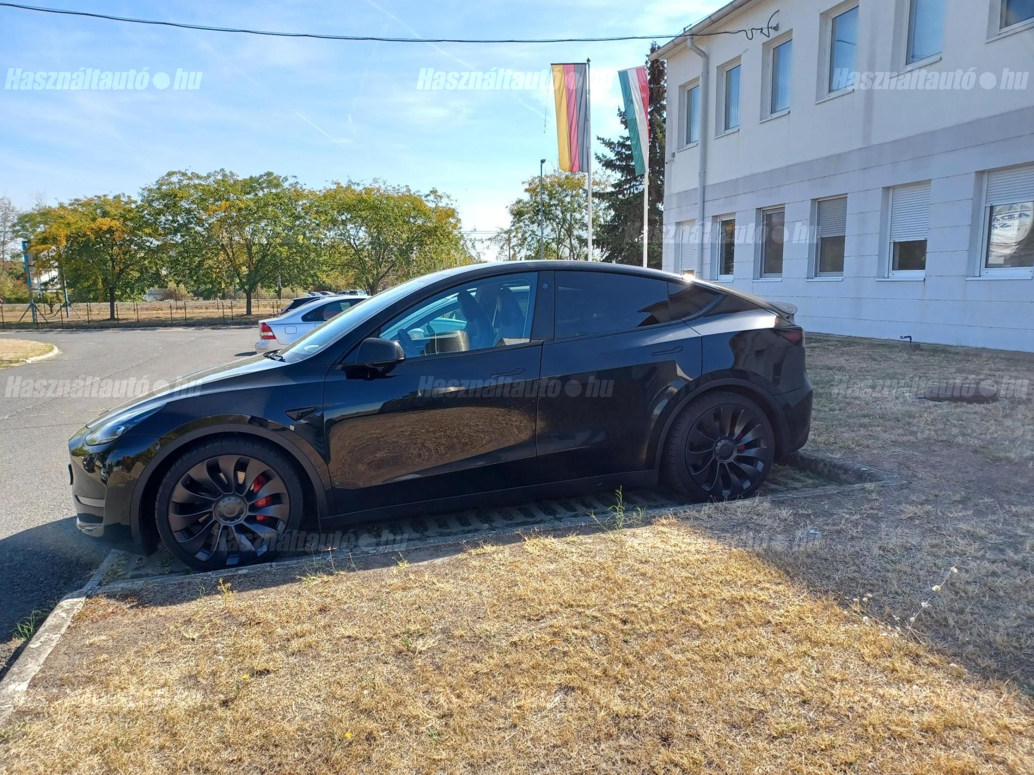 TESLA MODEL Y 2022 - 1