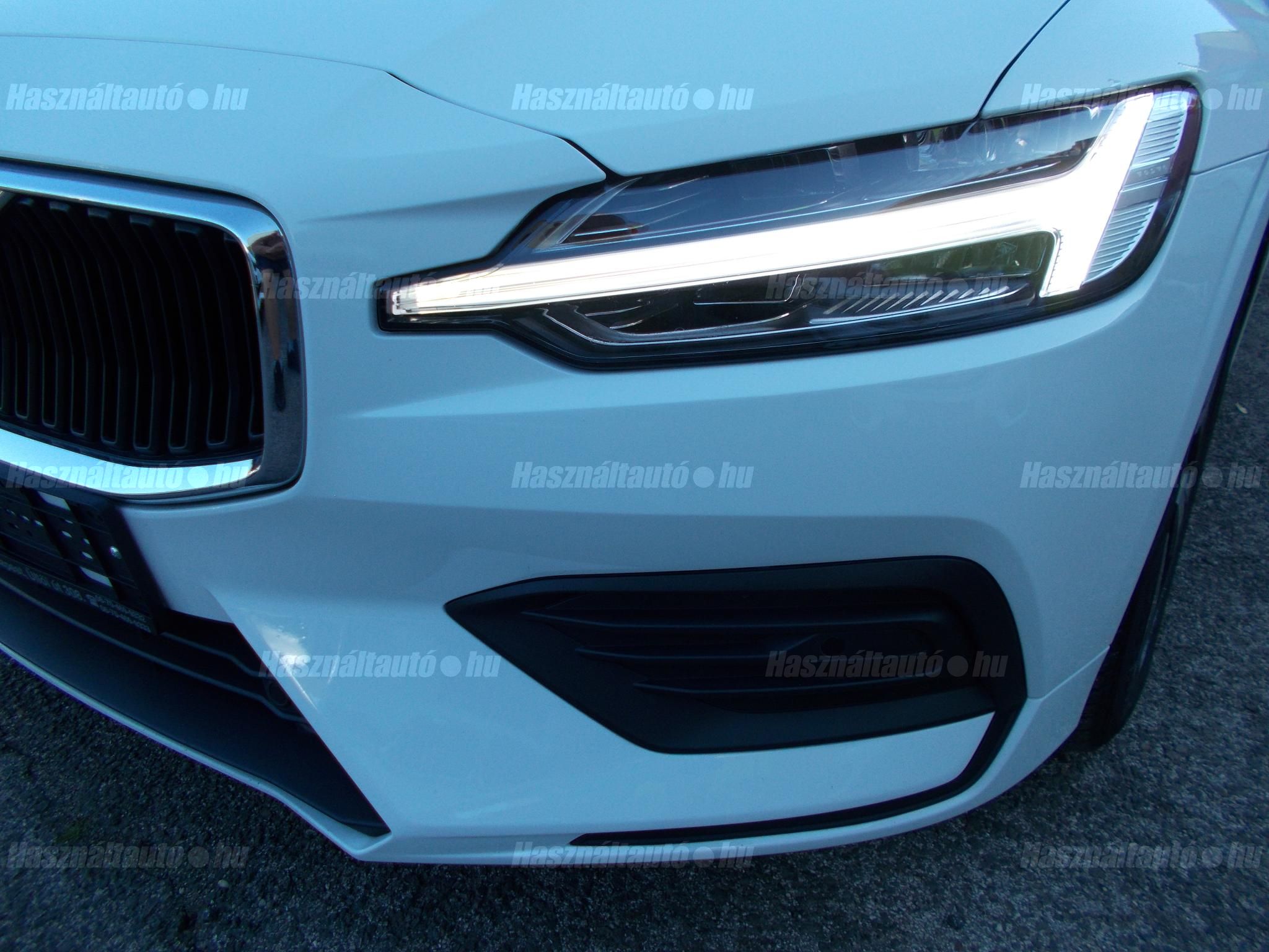 VOLVO V60 2021/2 - 1