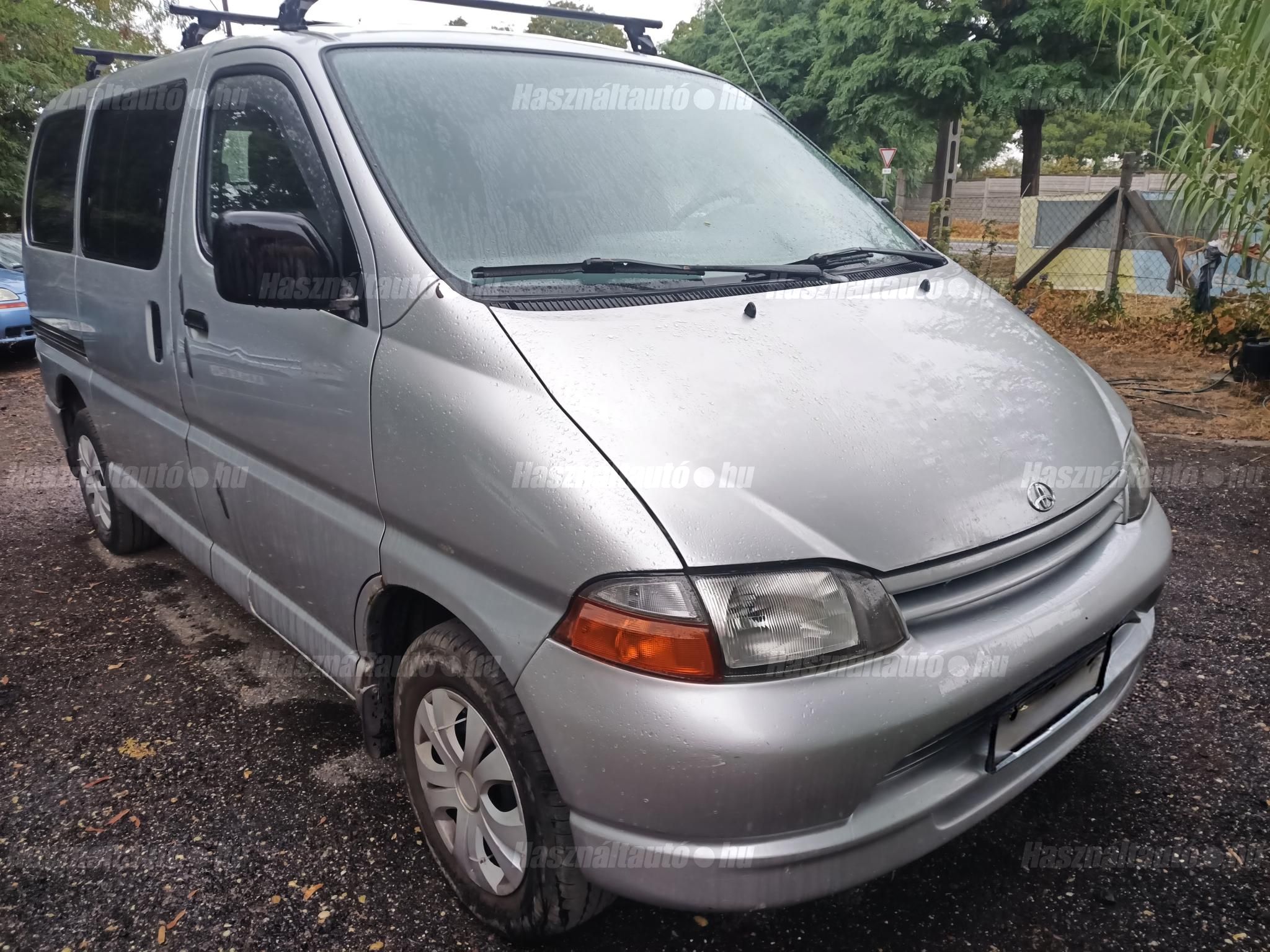 TOYOTA HIACE 2001/7 - 1