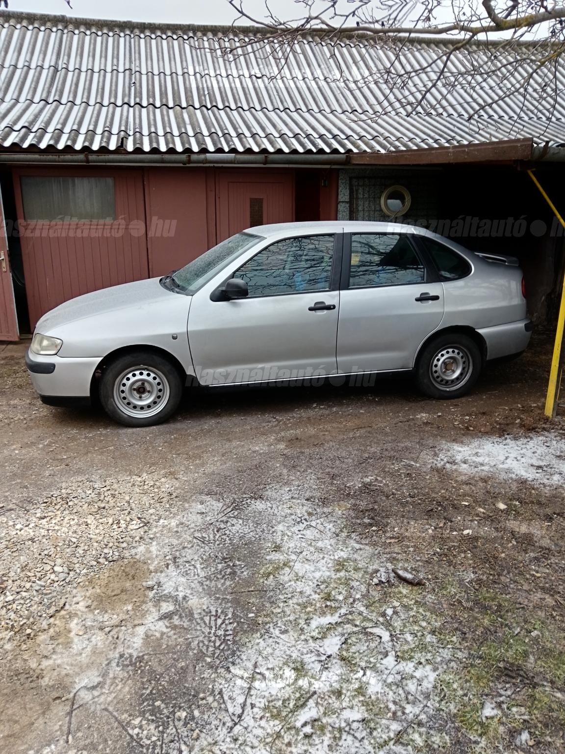 SEAT CORDOBA 2000 - 1