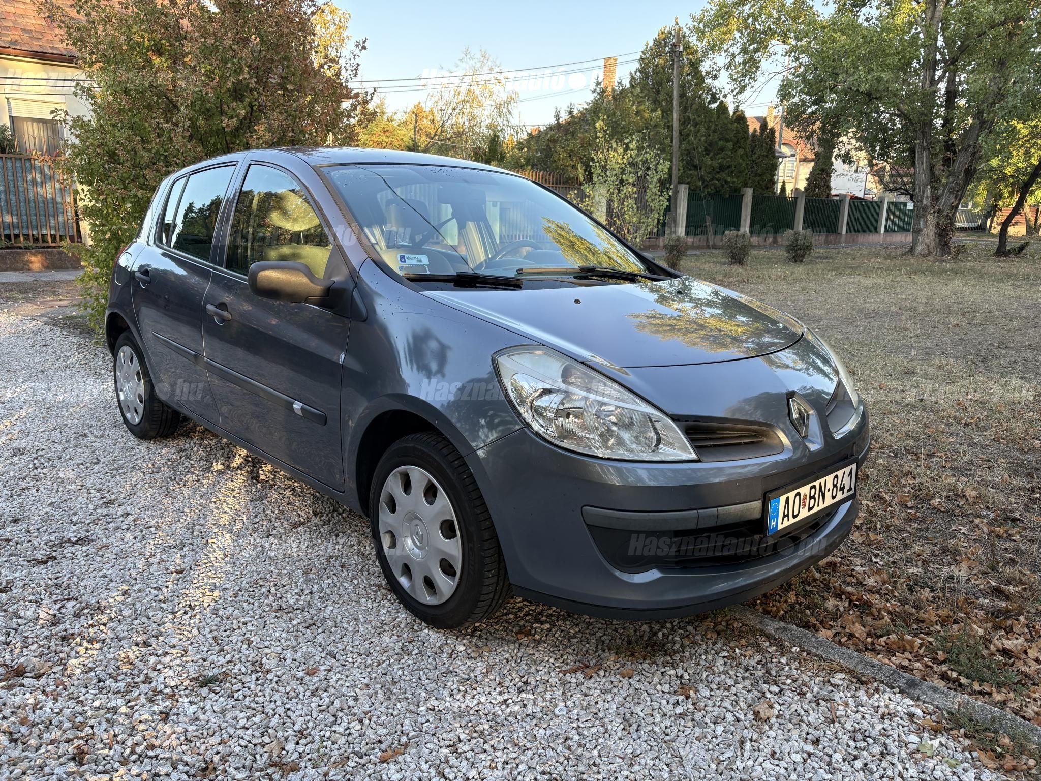 RENAULT CLIO 2007/8 - 1