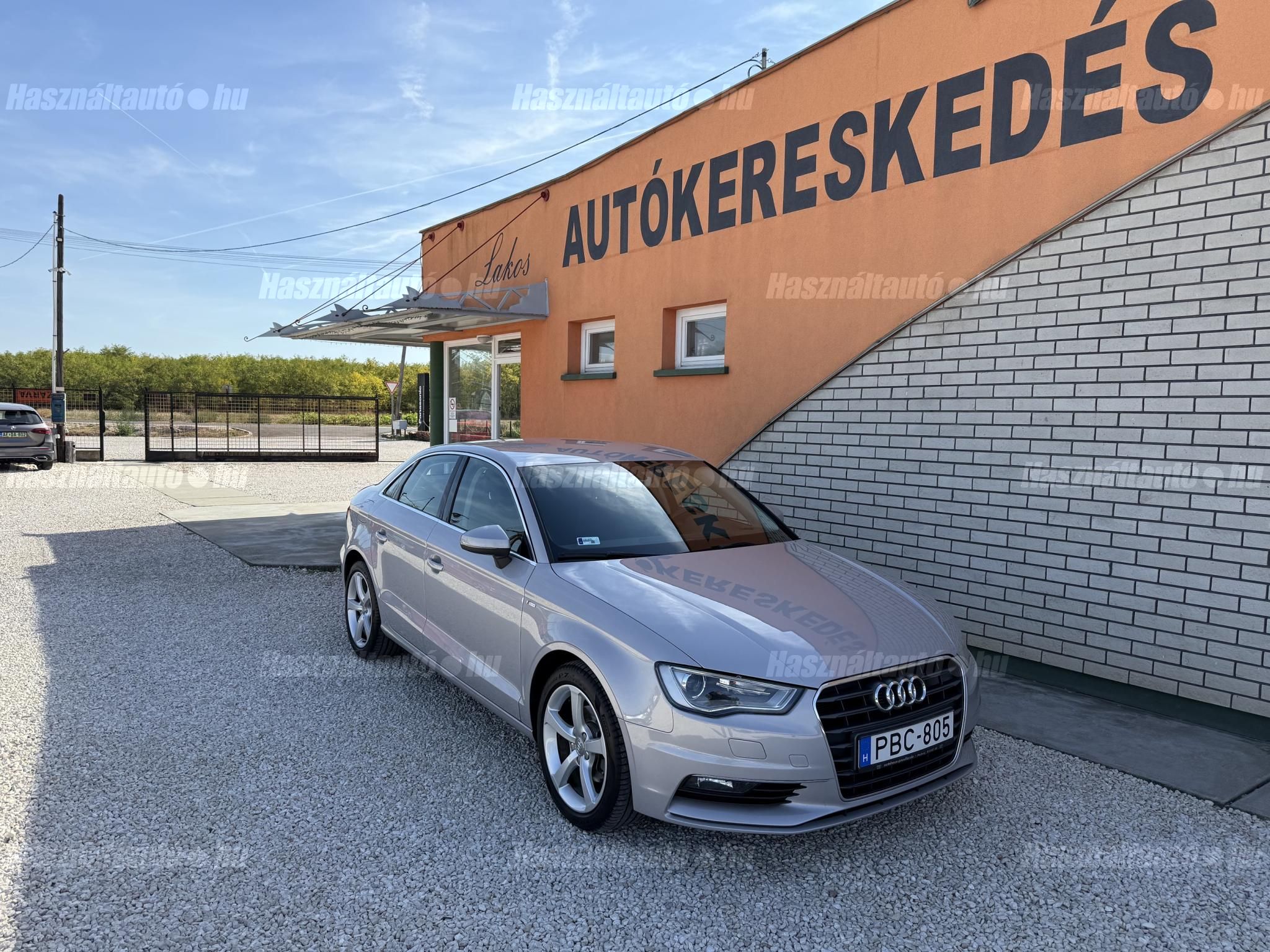AUDI A3 2015/12 - 1