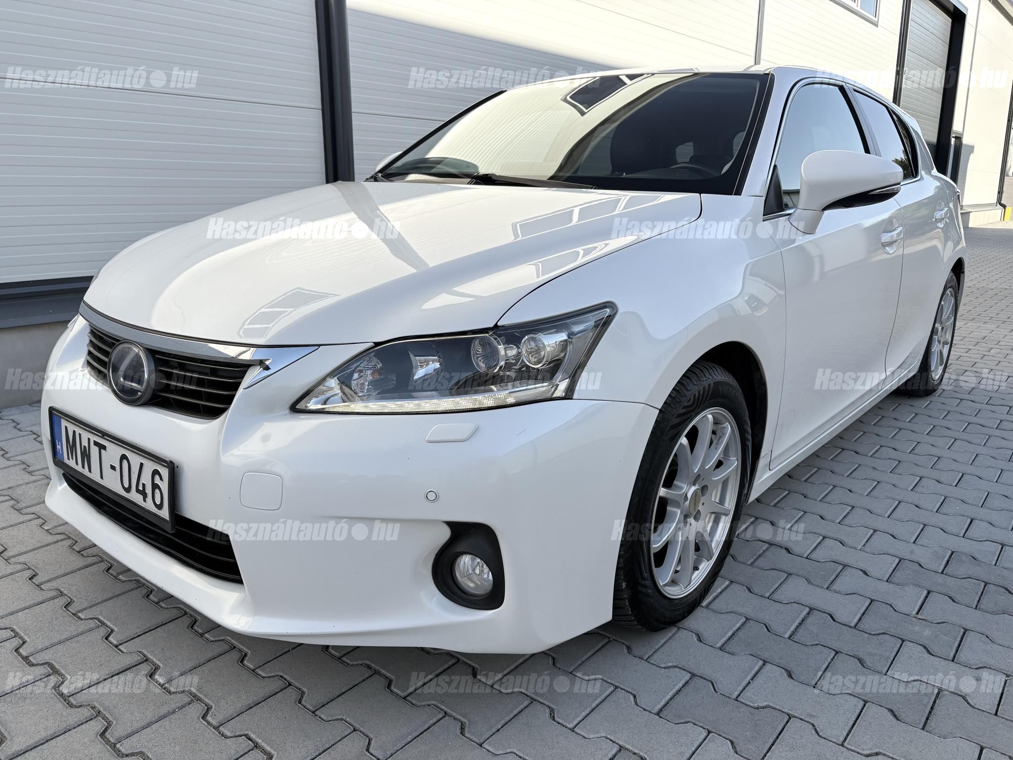 LEXUS CT 2012/3 - 1
