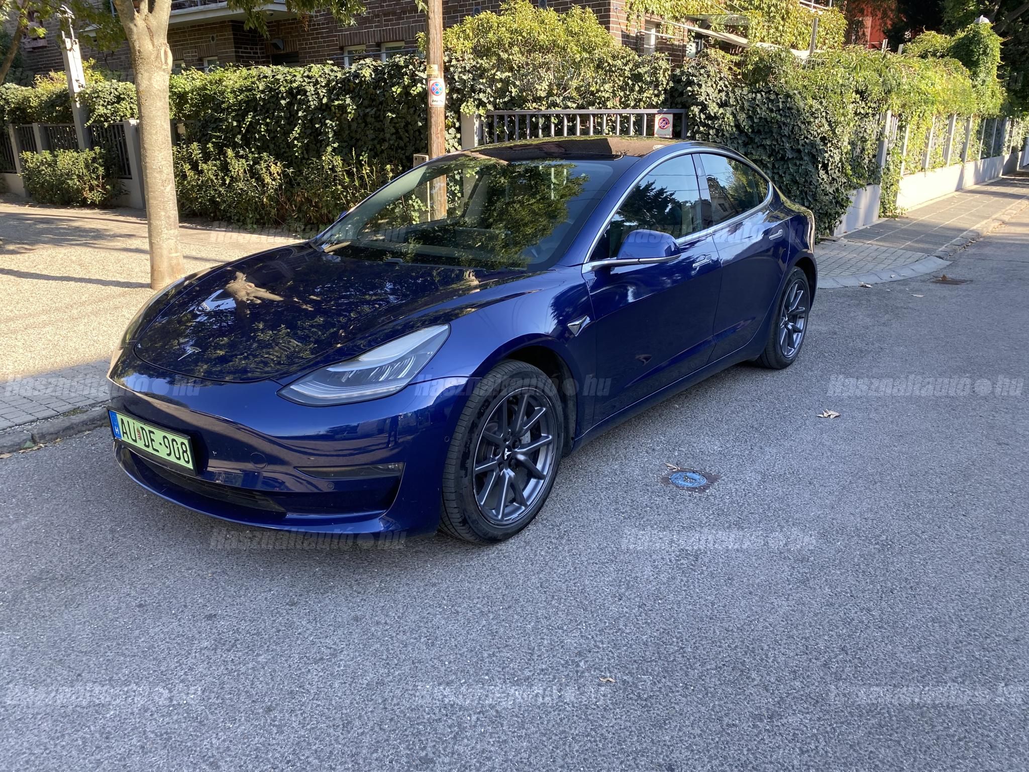 TESLA MODEL 3 2019/8 - 1
