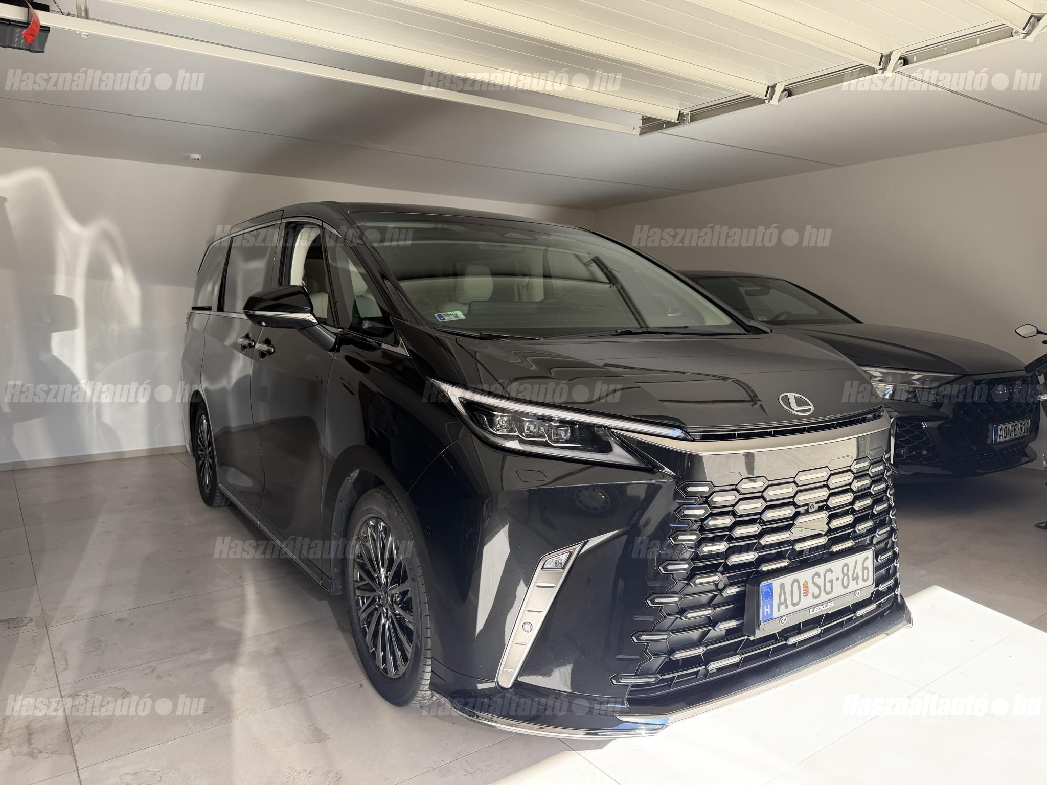 LEXUS LM 2024/5 - 1