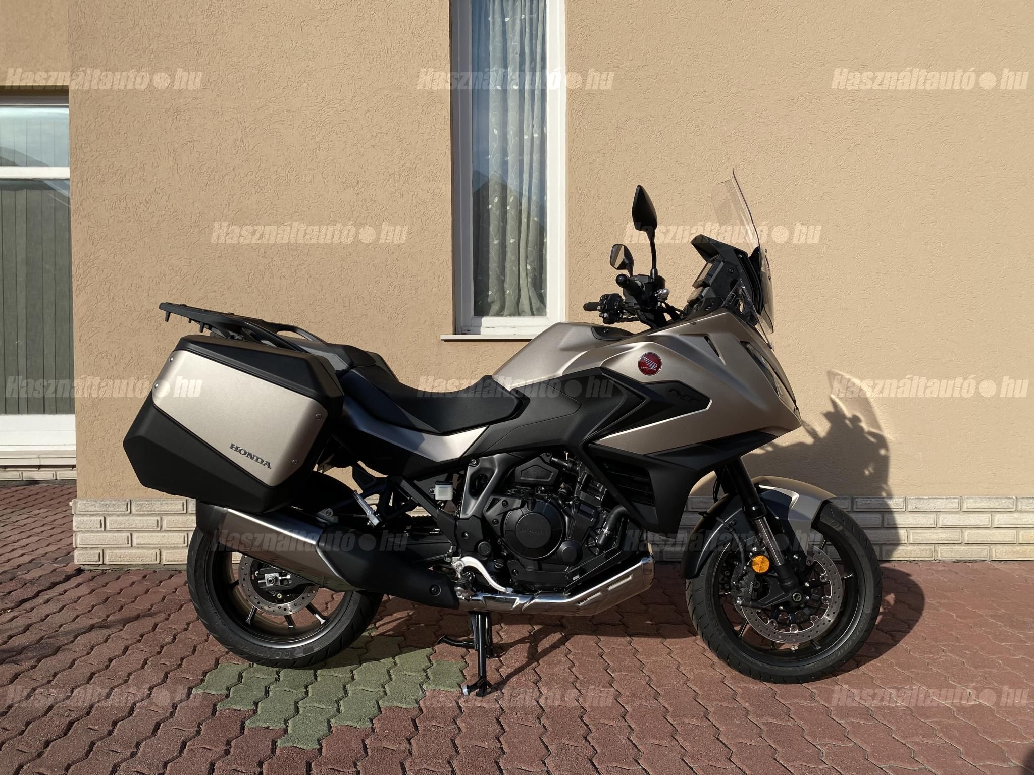 HONDA NT 1100 A 2026/10 - 1
