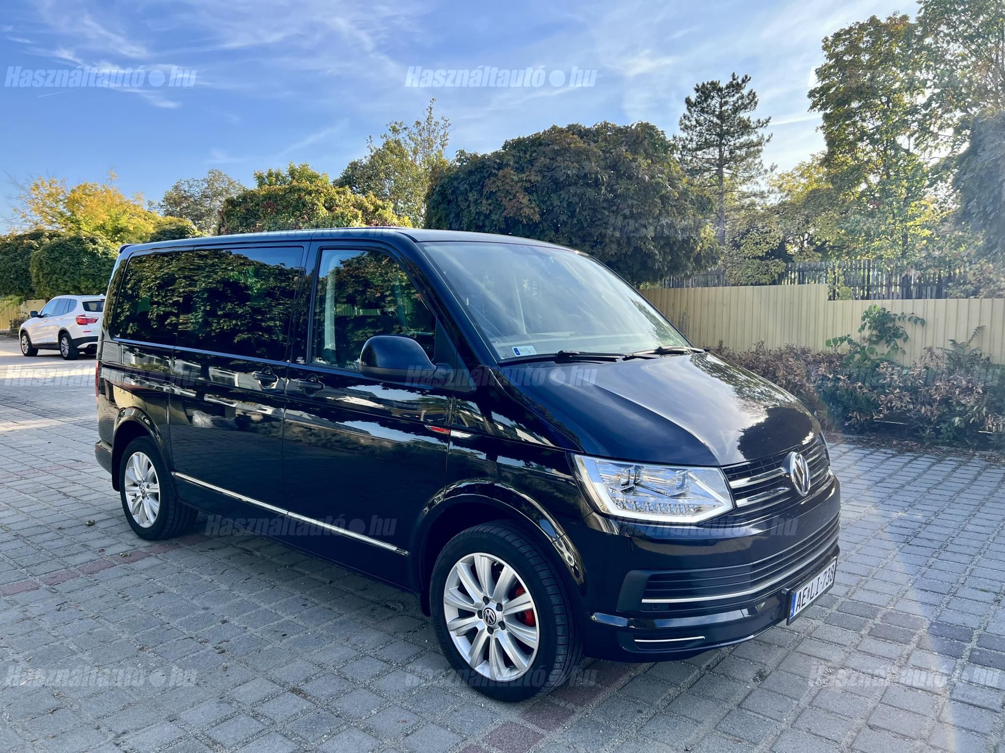 VOLKSWAGEN MULTIVAN 2016/8 - 1