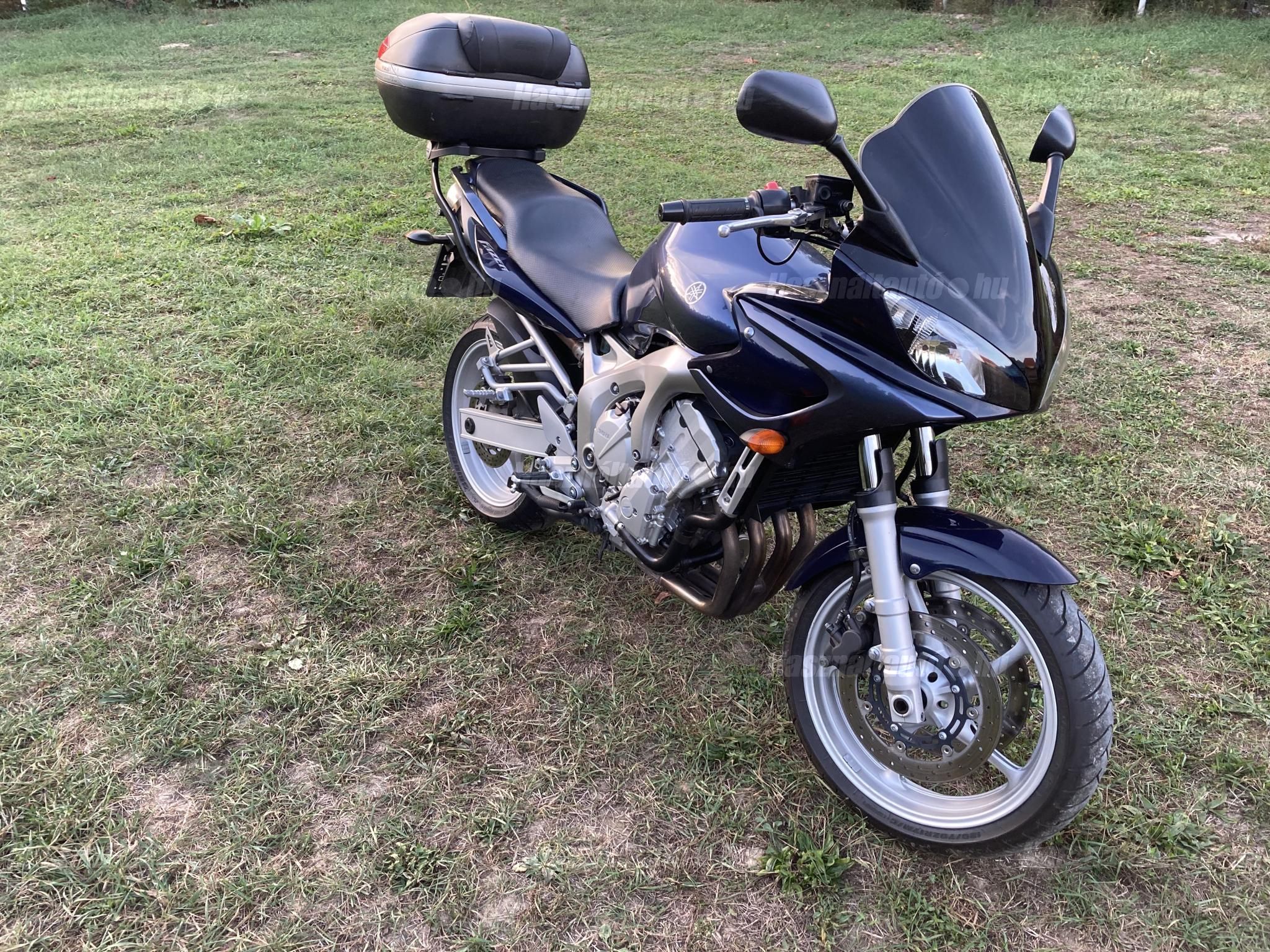 YAMAHA FZ6-S (FAZER) 2004 - 1