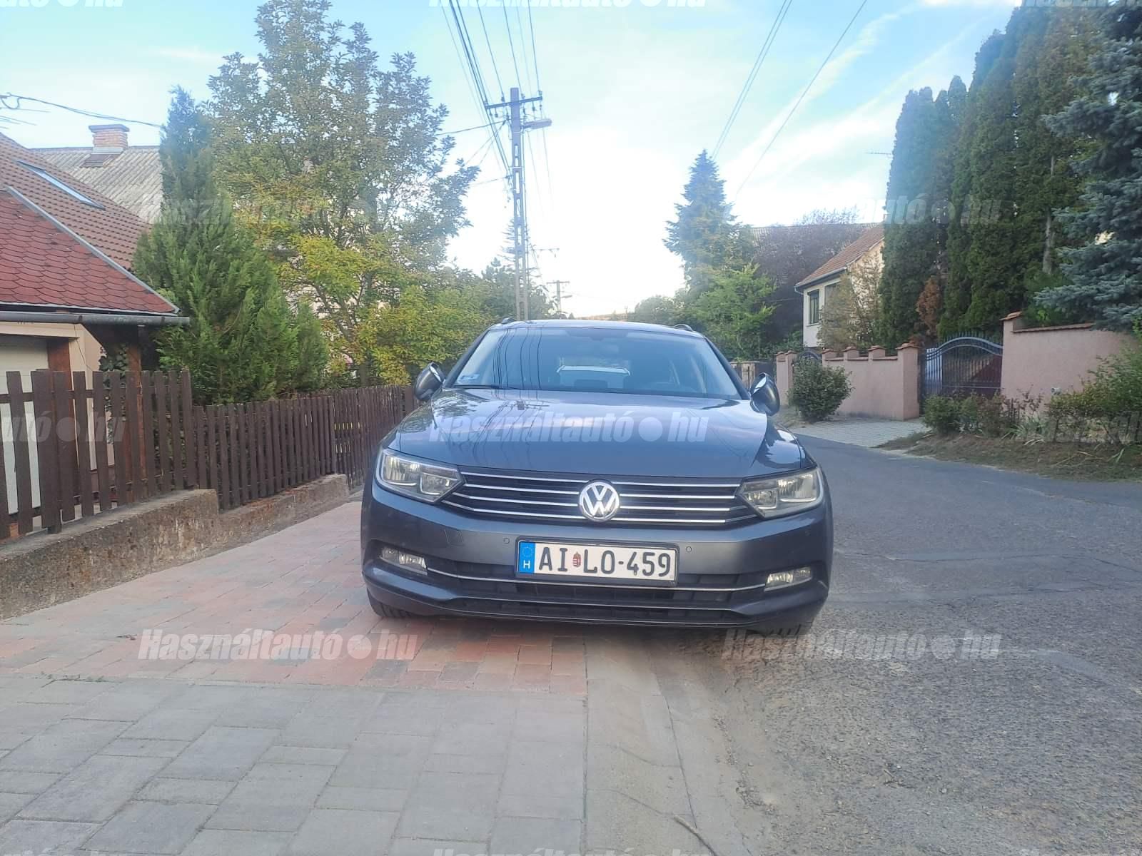 VOLKSWAGEN PASSAT 2017/8 - 1