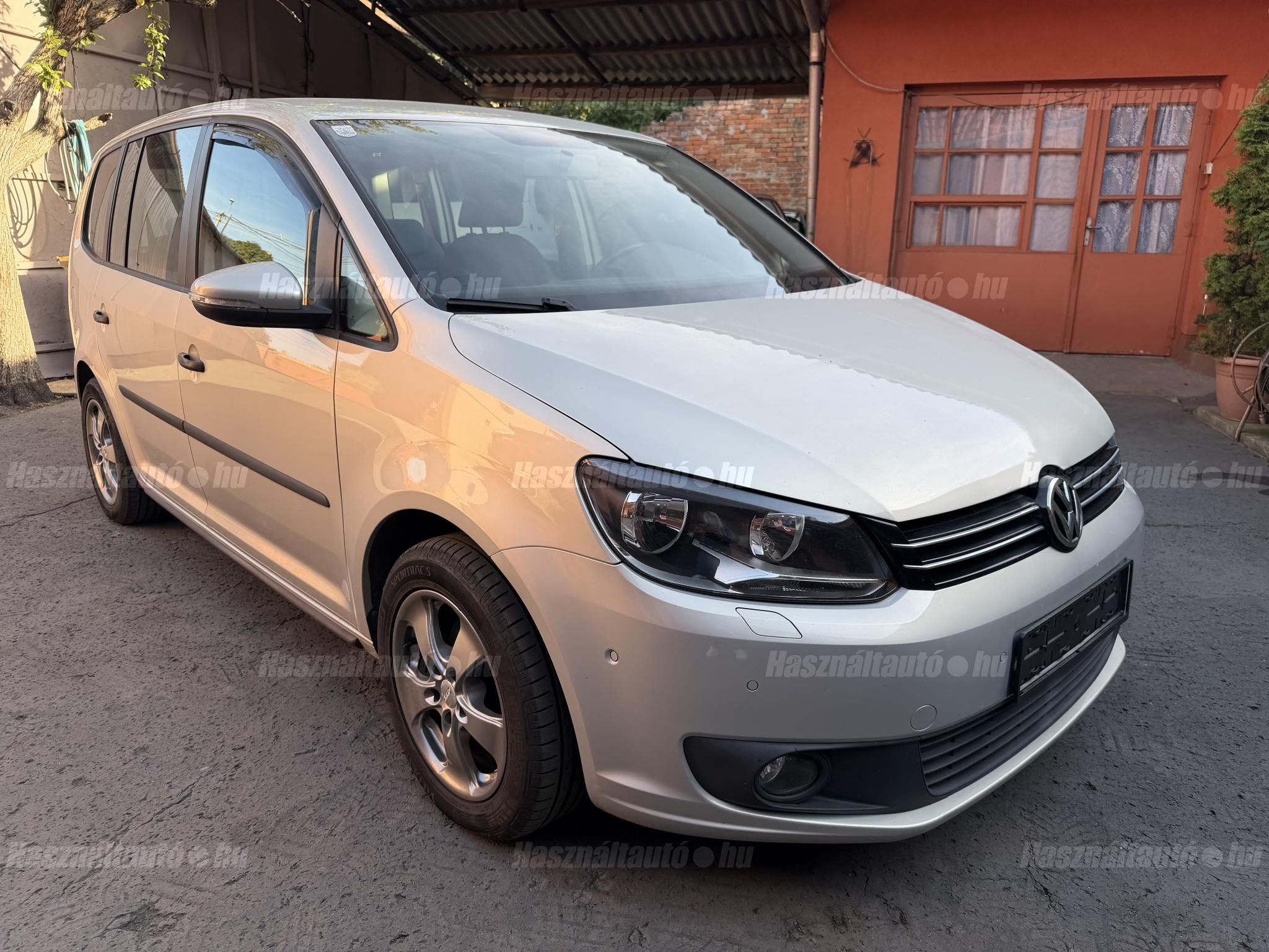 VOLKSWAGEN TOURAN 2014 - 1