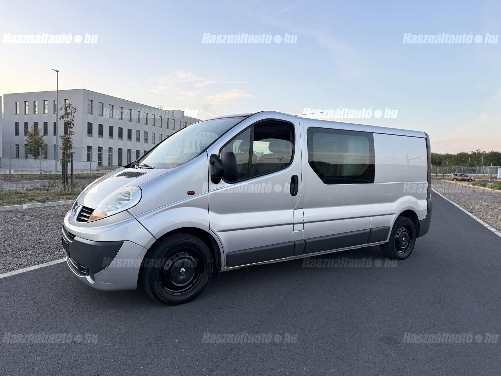 RENAULT TRAFIC 2007/9 - 1