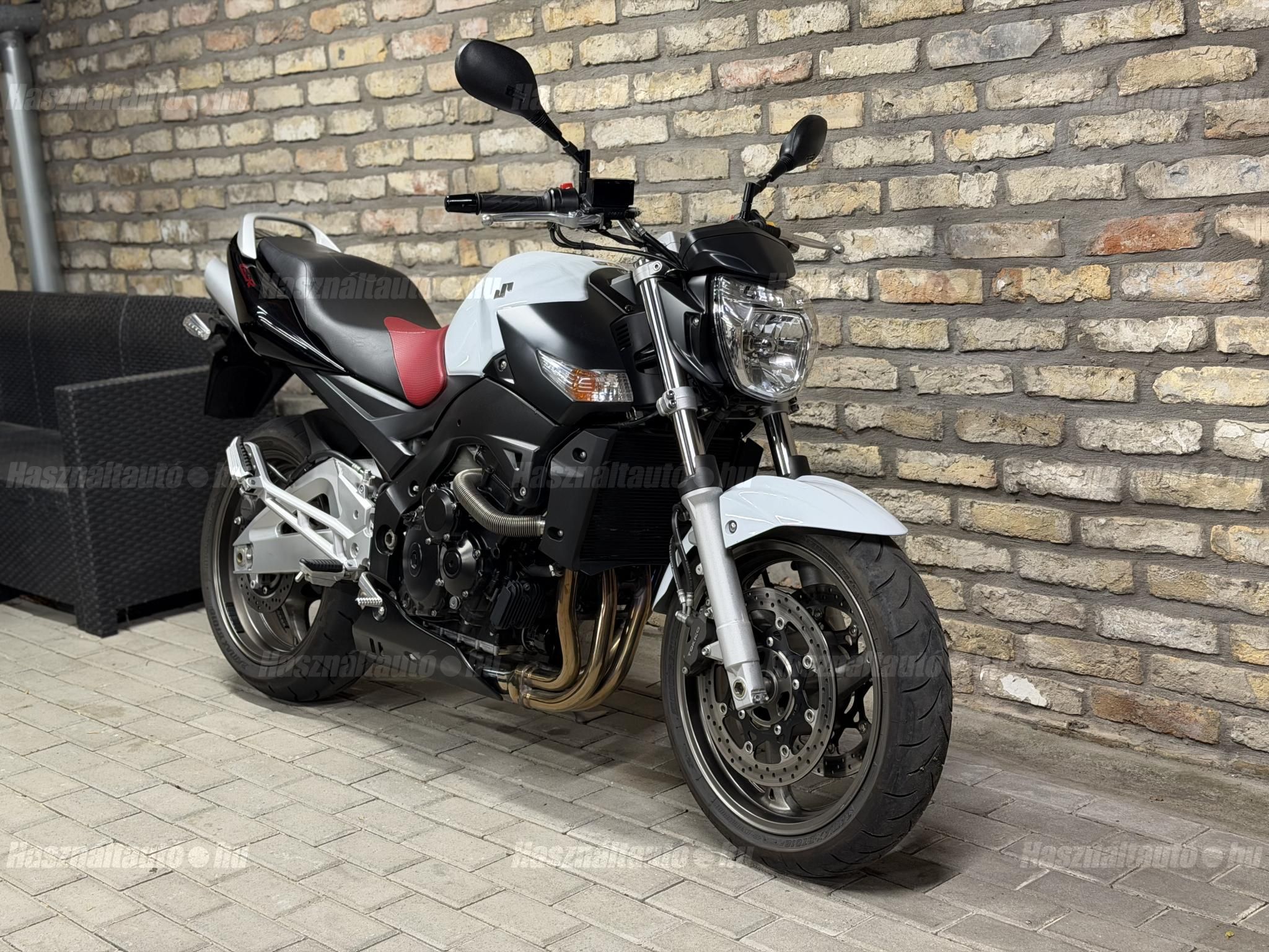 SUZUKI GSR 600 2007/10 - 1
