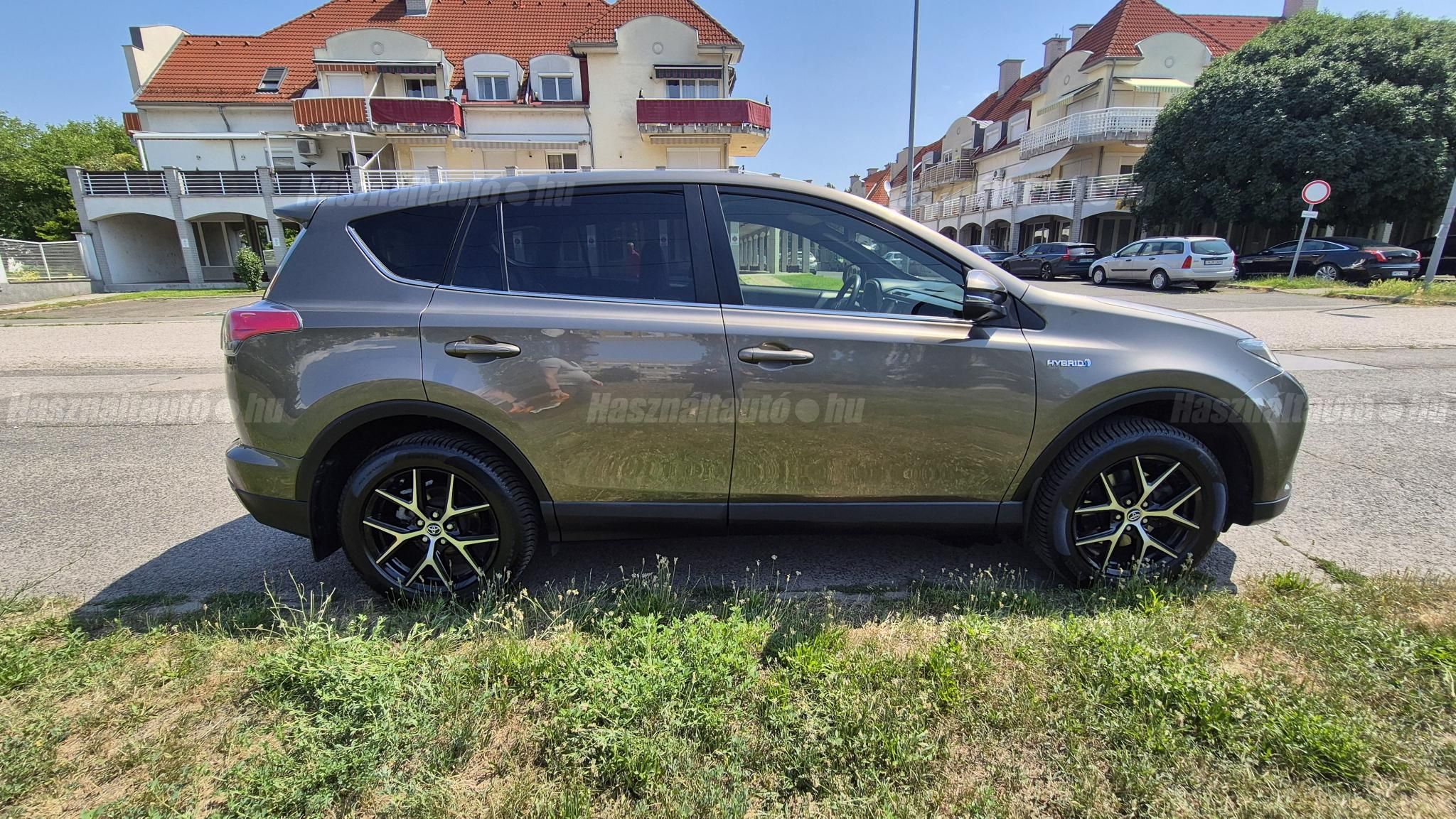 TOYOTA RAV 4 2018/9 - 1