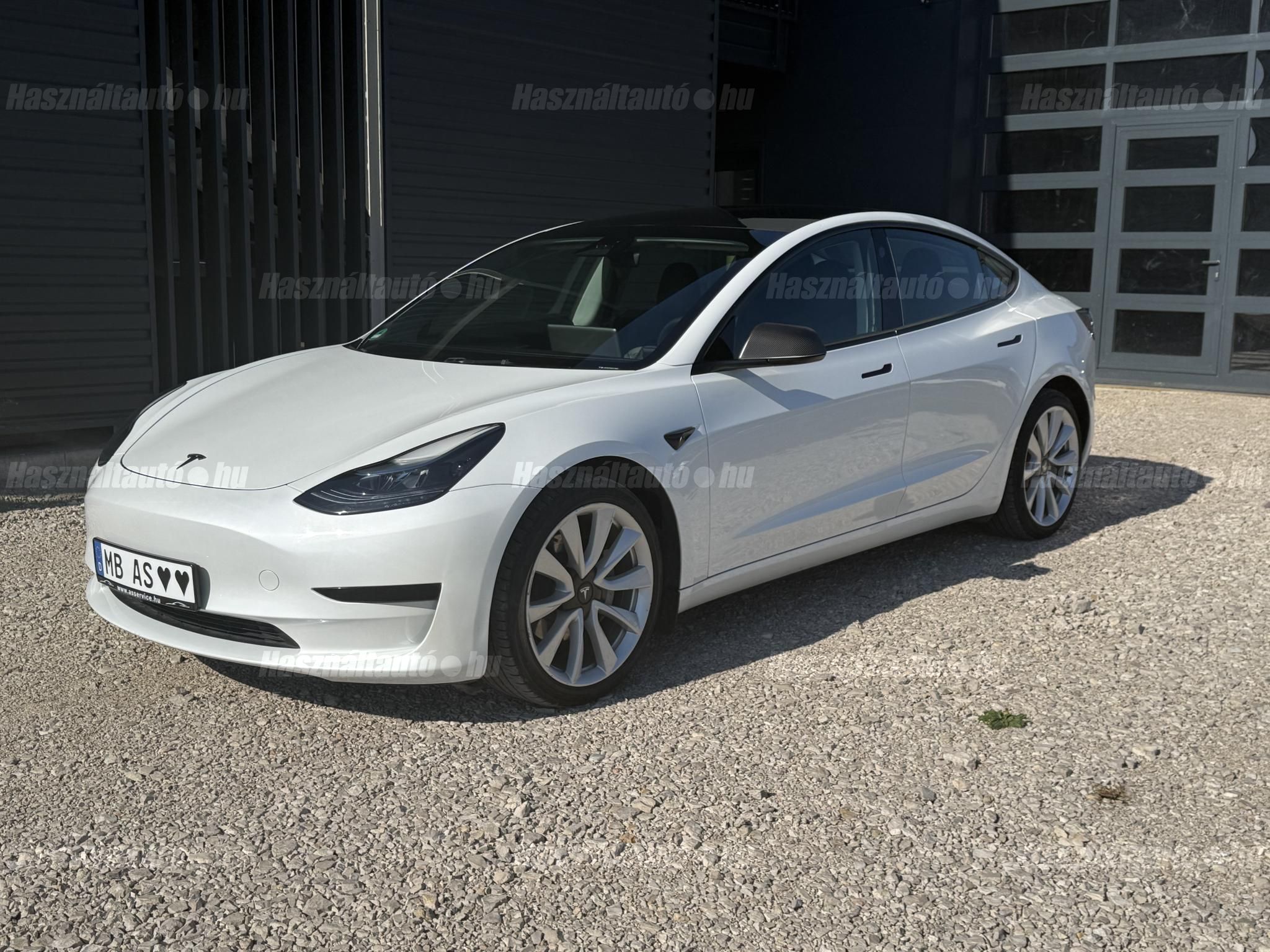 TESLA MODEL 3 2022/12 - 1