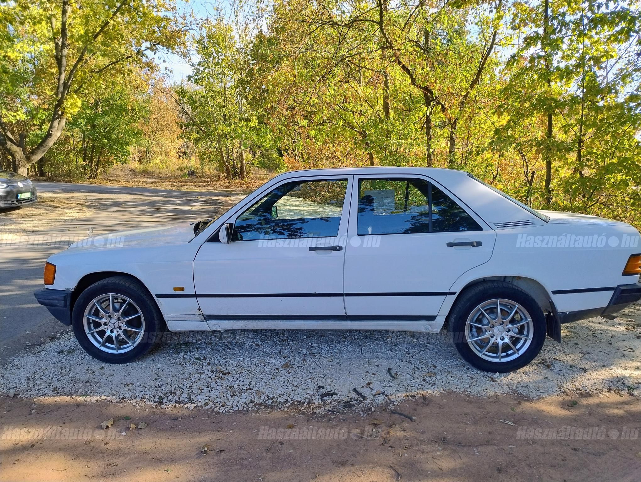 MERCEDES-BENZ 190 1988/4 - 1