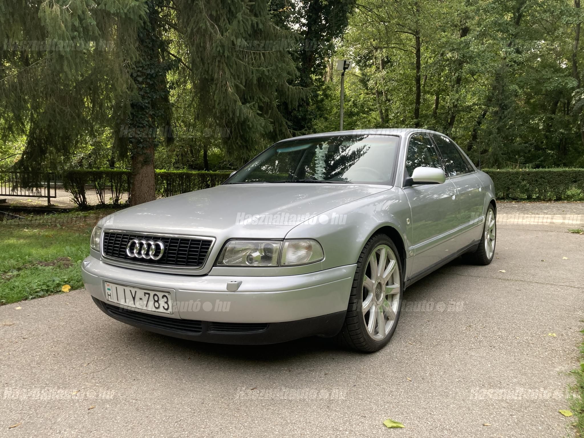 AUDI A8 1996/7 - 1