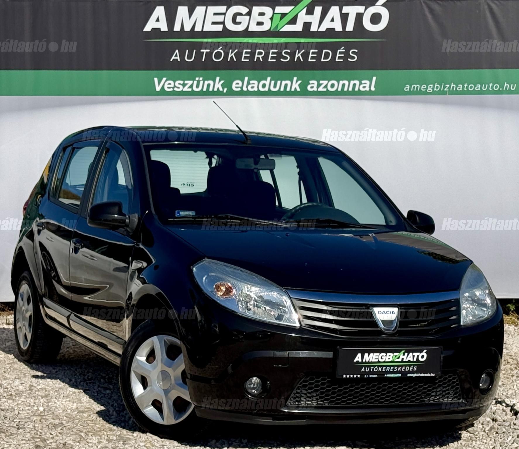 DACIA SANDERO 2010/8 - 1