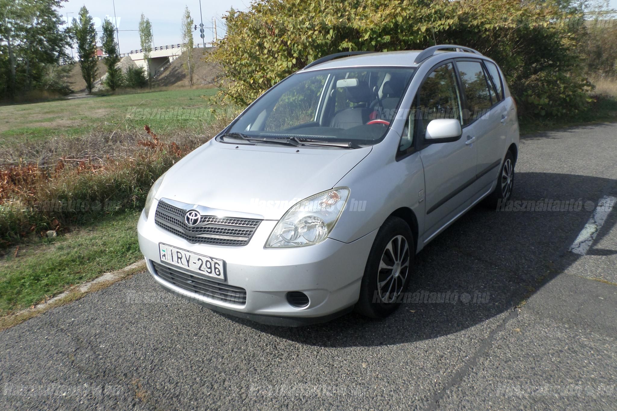 TOYOTA COROLLA VERSO 2003/10 - 1
