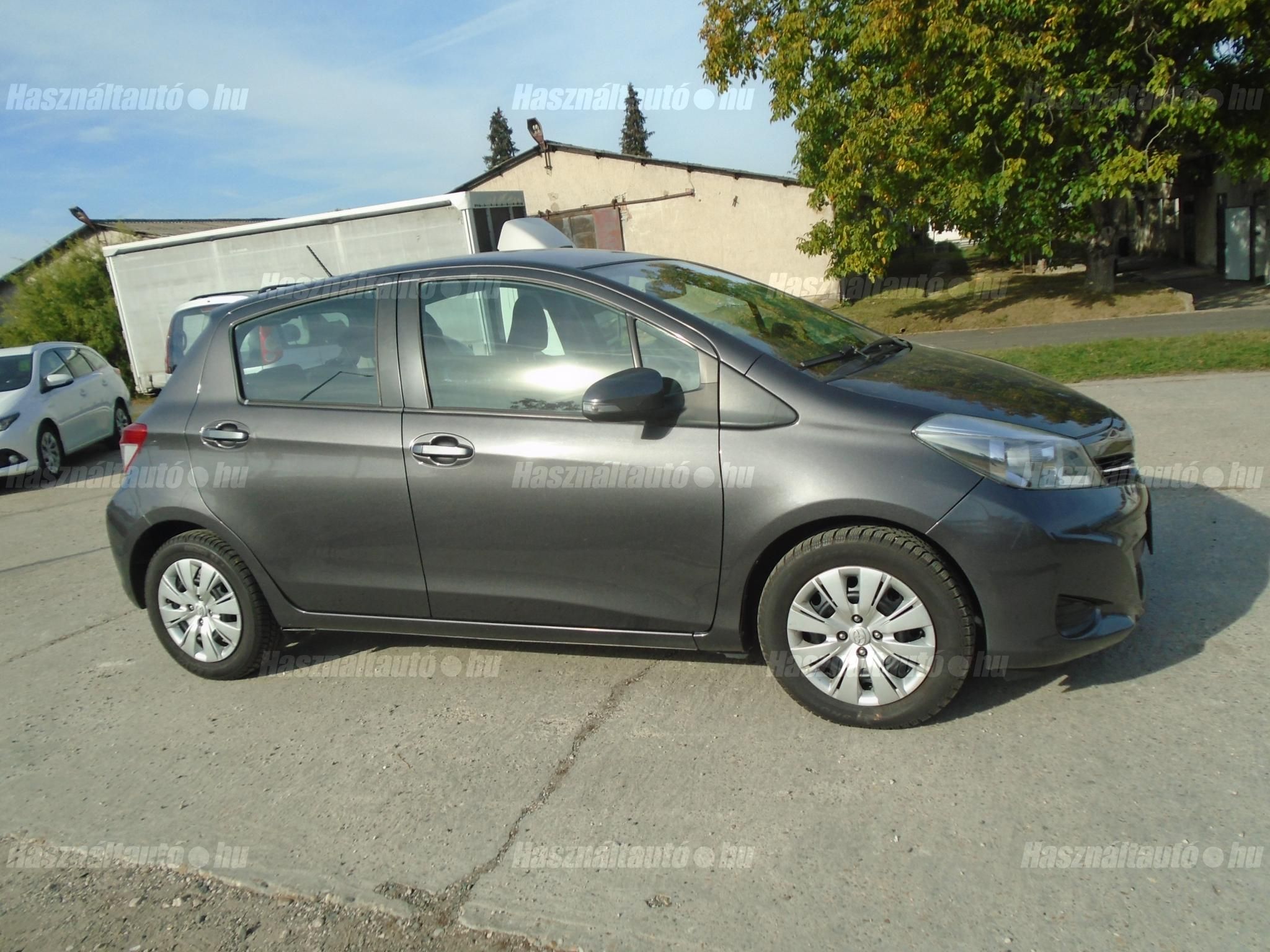TOYOTA YARIS 2012/9 - 1