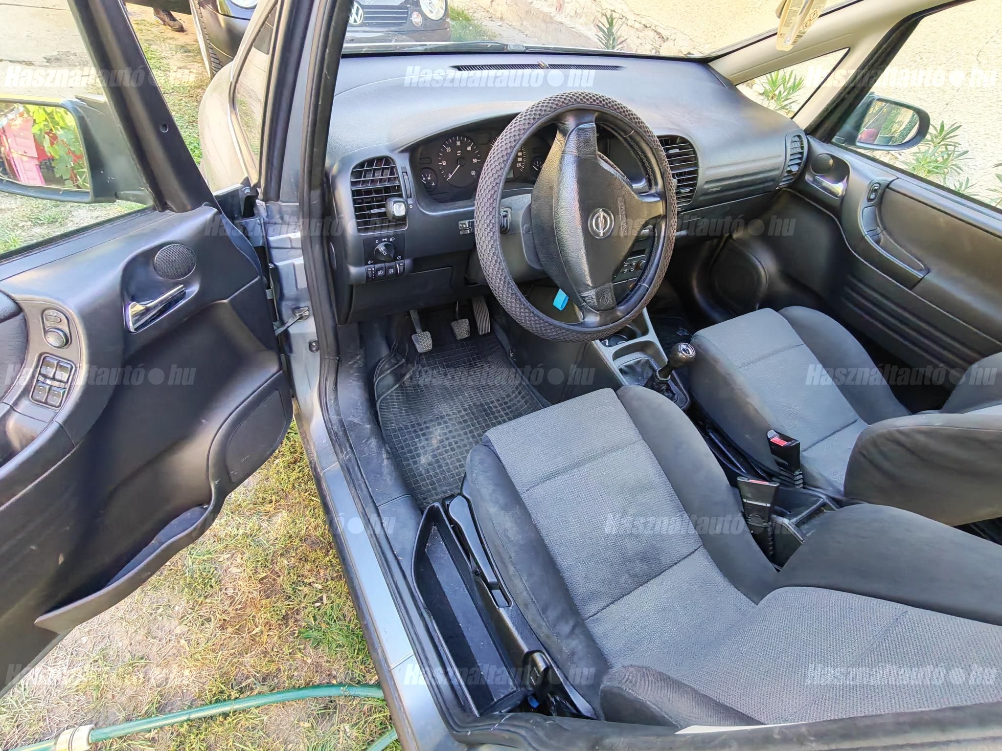 OPEL ZAFIRA A 2004/4 - 1