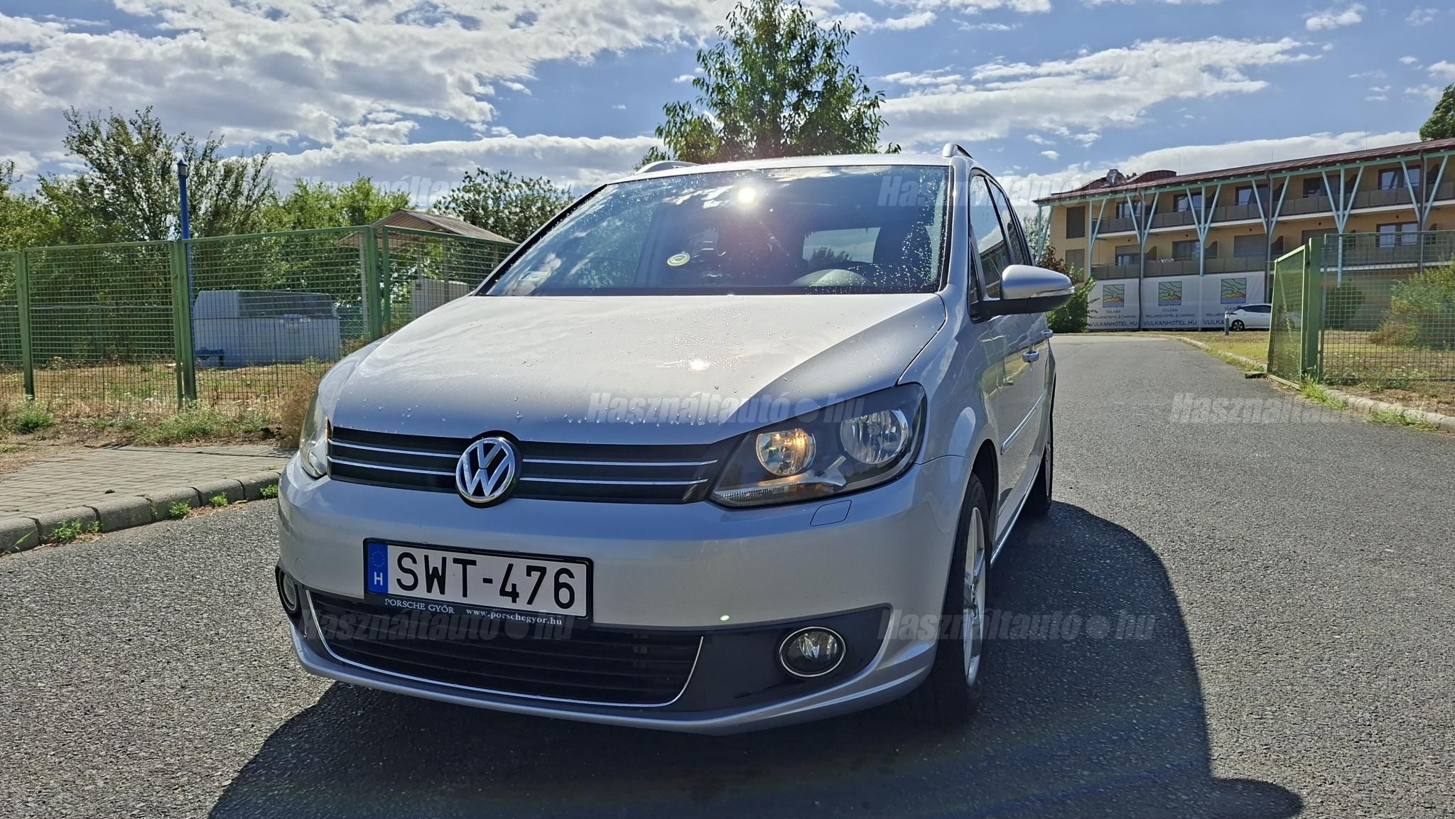 VOLKSWAGEN TOURAN 2011/12 - 1