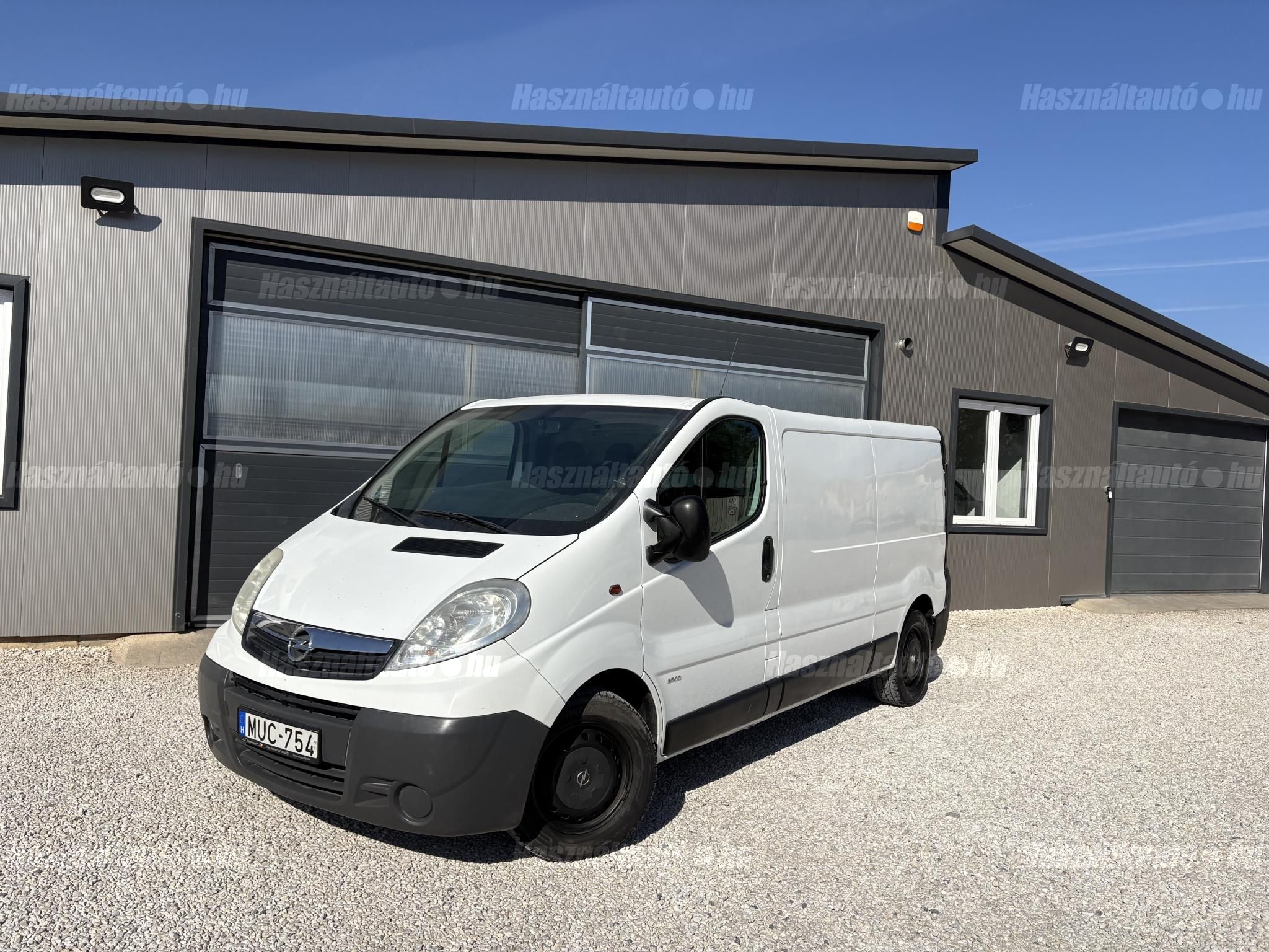 OPEL VIVARO 2013/8 - 1