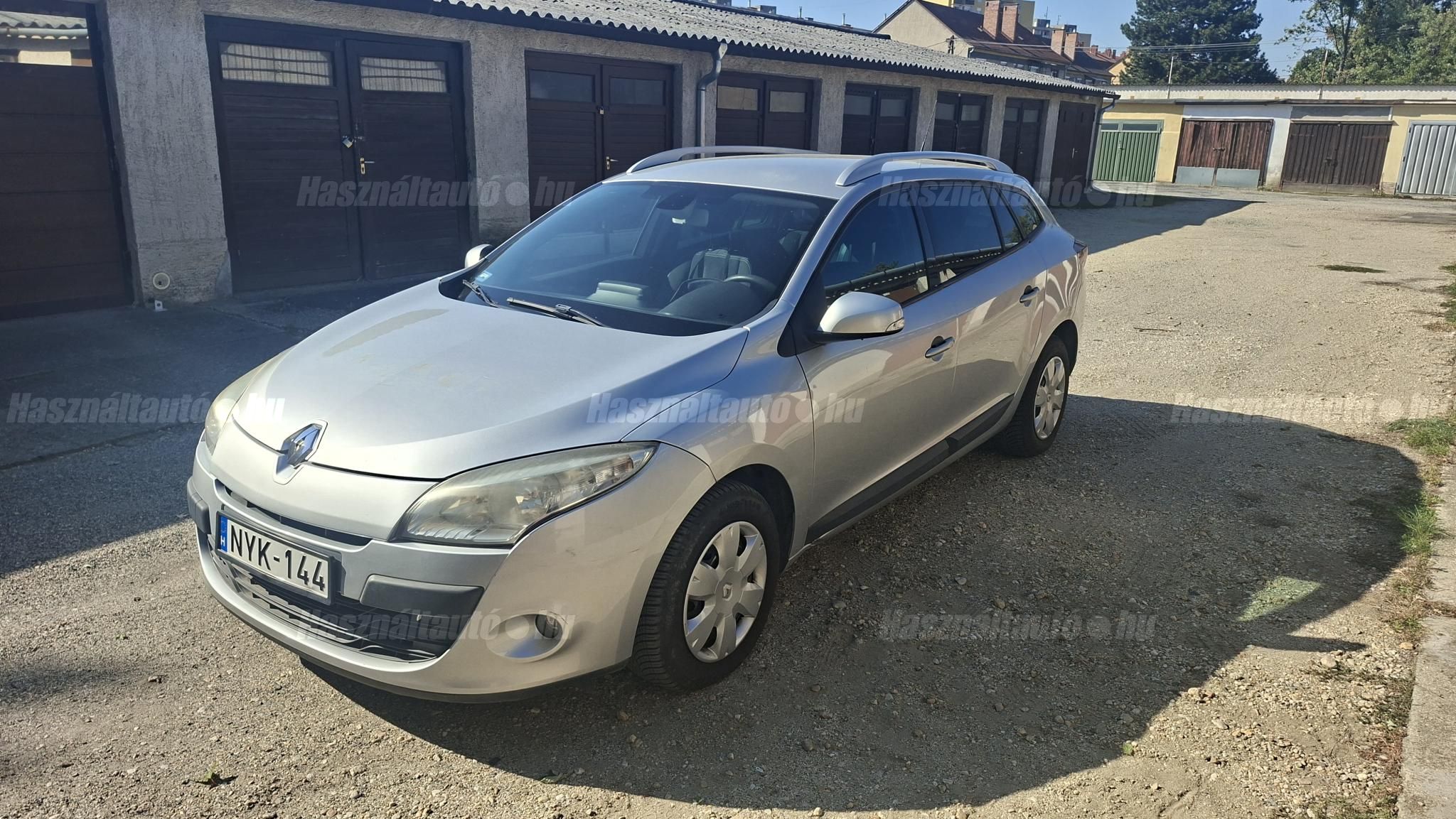 RENAULT MEGANE 2010/7 - 1