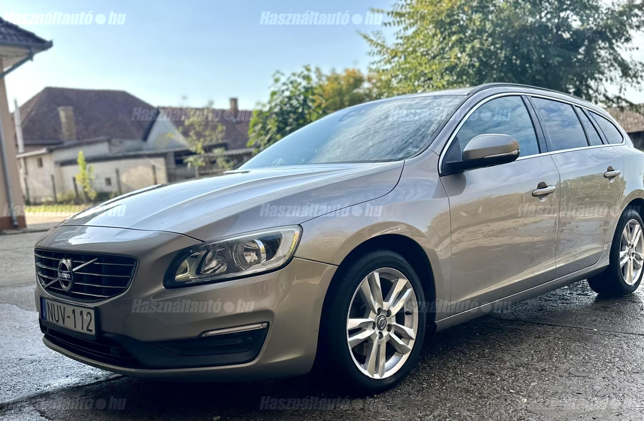 VOLVO V60 2014/5 - 1