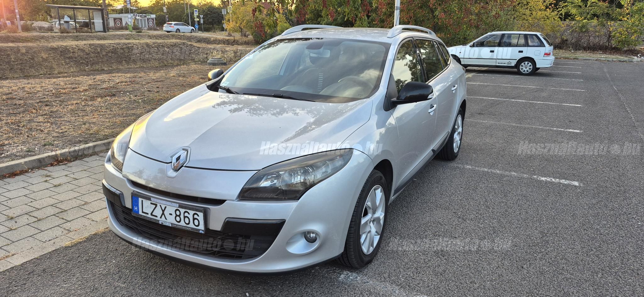 RENAULT MEGANE 2011/12 - 1