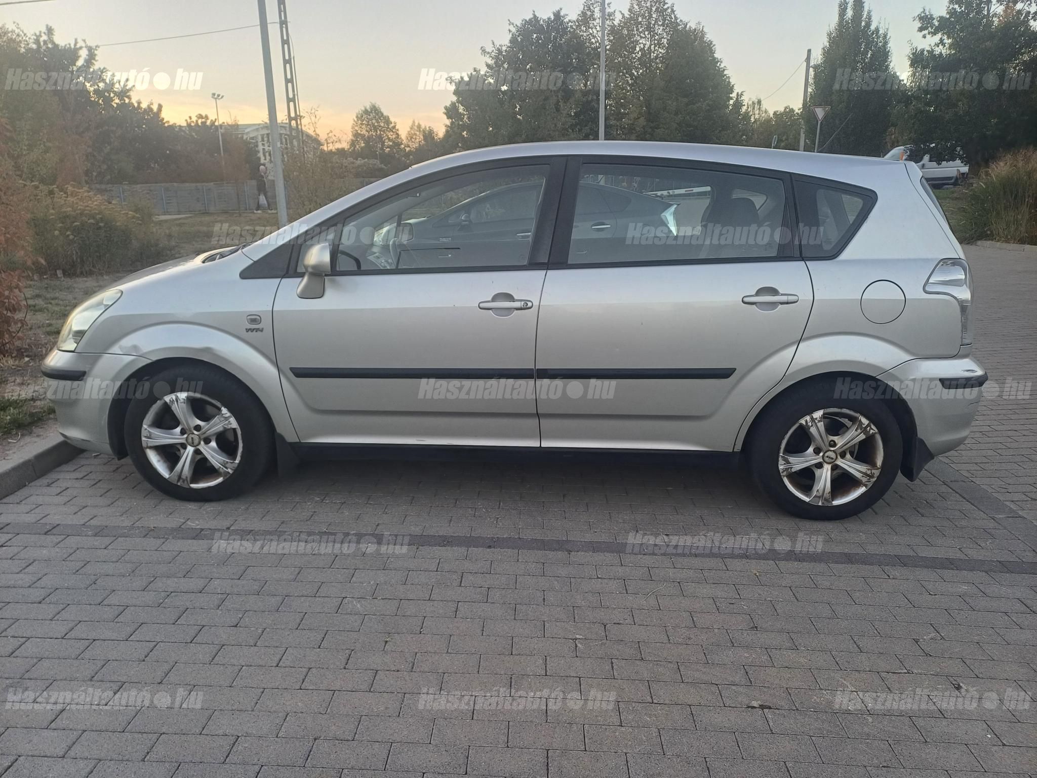 TOYOTA COROLLA VERSO 2004/11 - 1