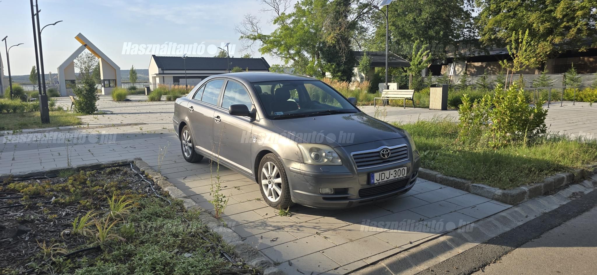 TOYOTA AVENSIS 2003/4 - 1