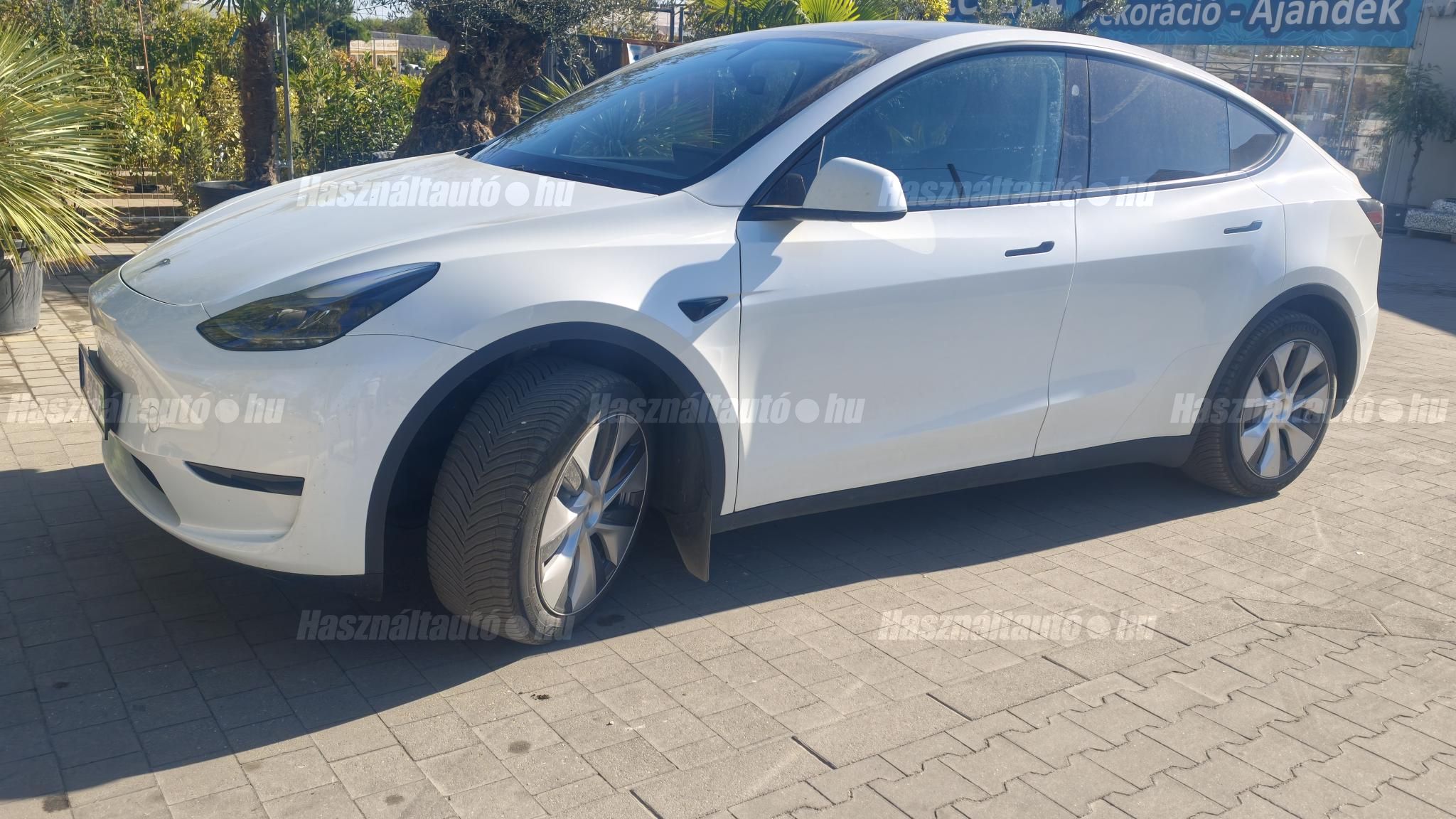 TESLA MODEL Y 2024/7 - 1