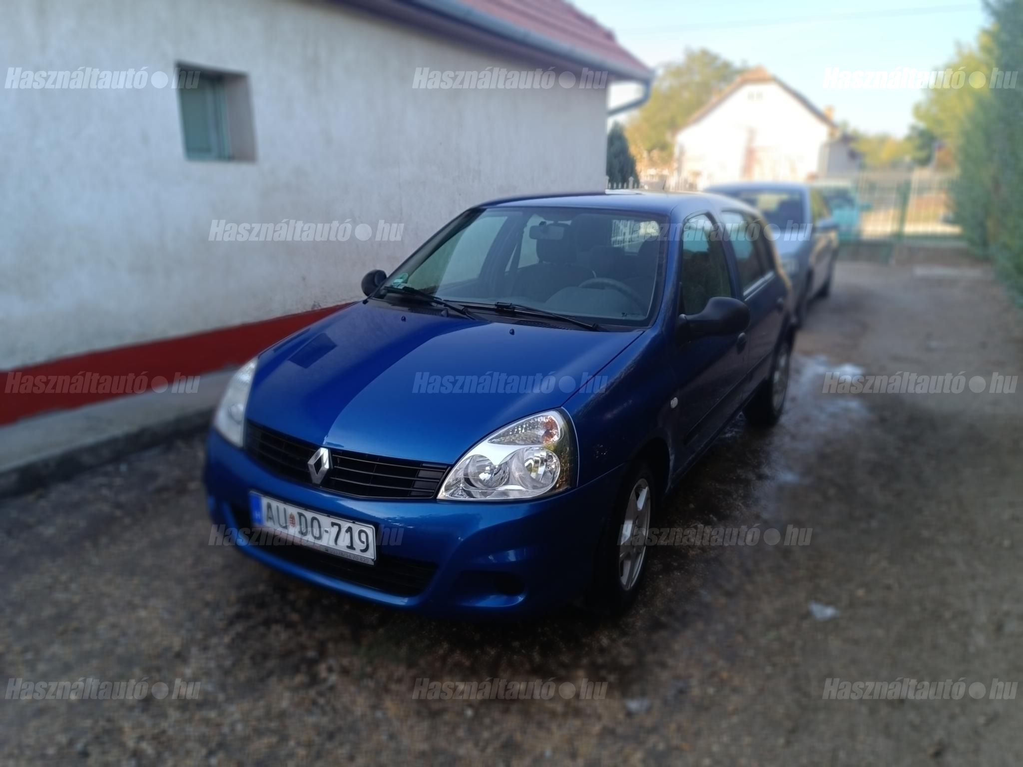 RENAULT CLIO 2010/8 - 1
