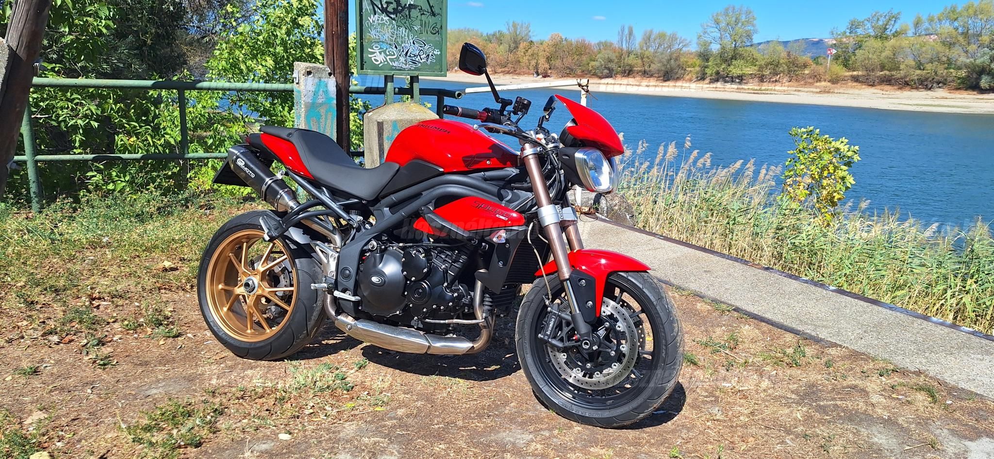 TRIUMPH SPEED TRIPLE 1050 2011 - 1