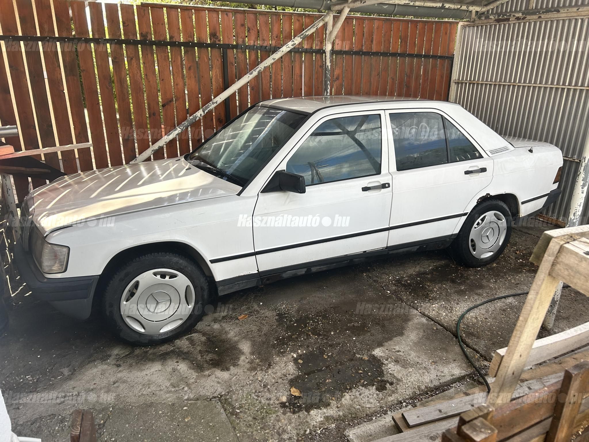 MERCEDES-BENZ 190 1988/5 - 1