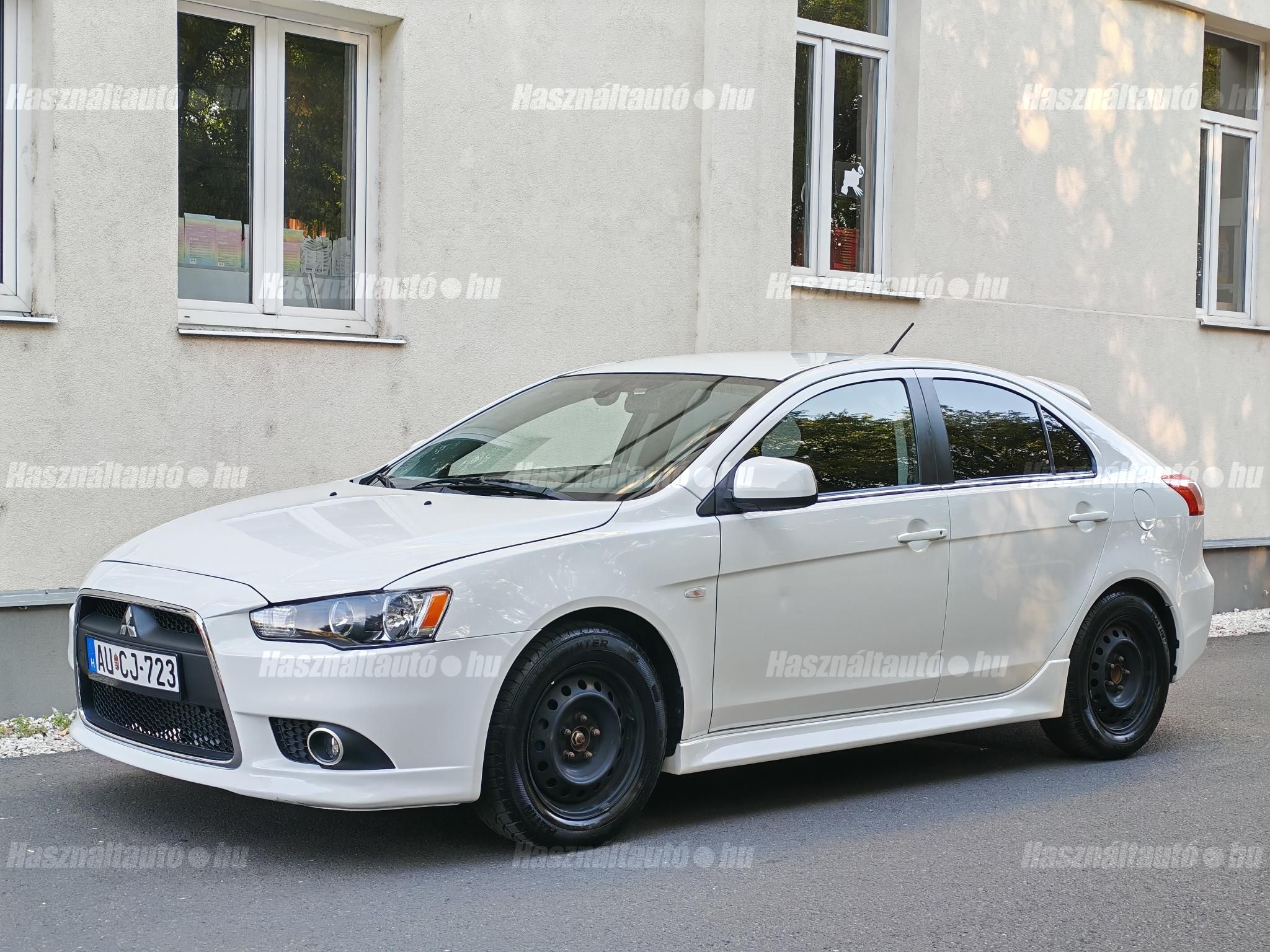 MITSUBISHI LANCER 2013/8 - 1